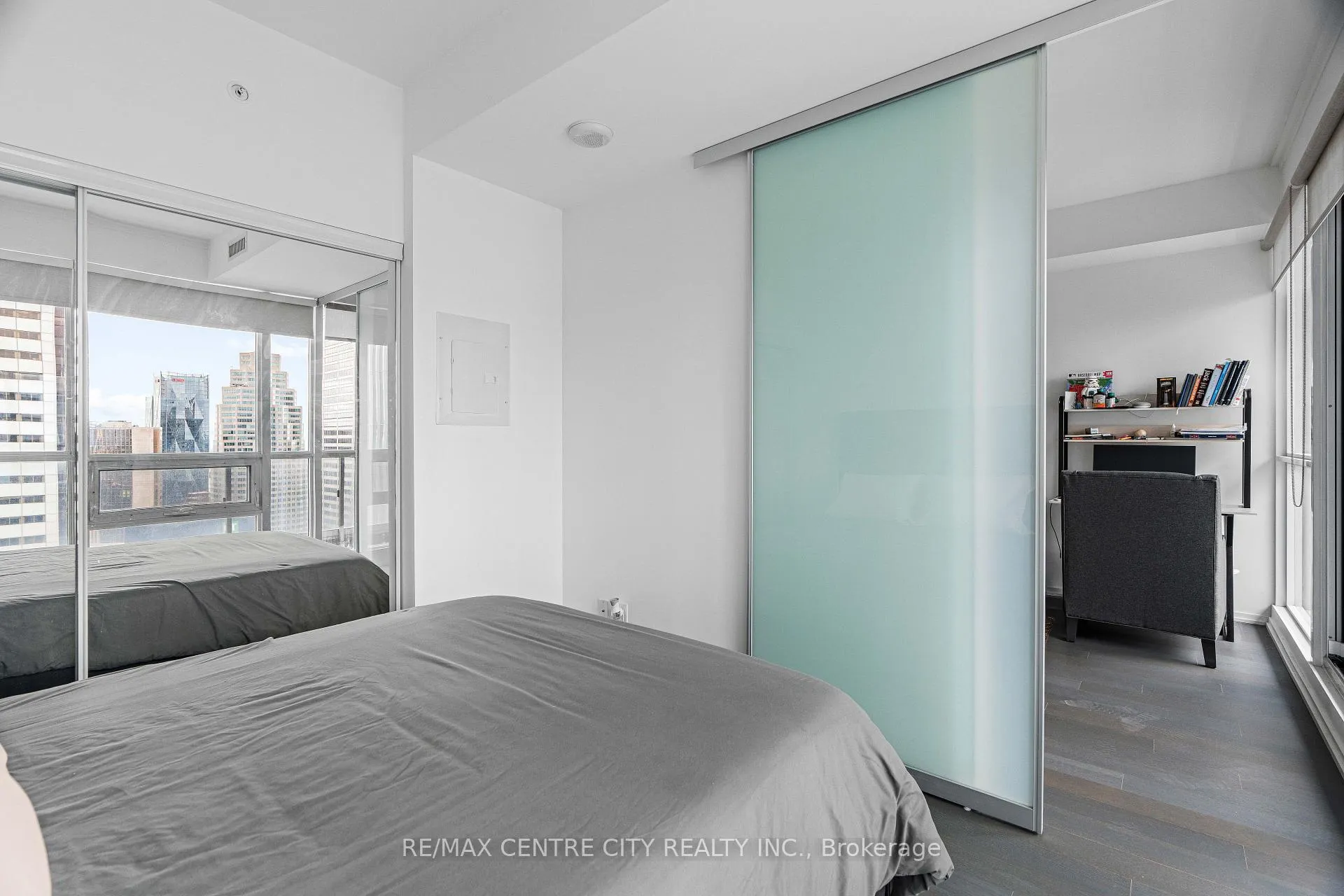 Photo 9 of Unit LPH5410, 70 Temperance Street, Toronto, Bay Street Corridor — HOMEH
