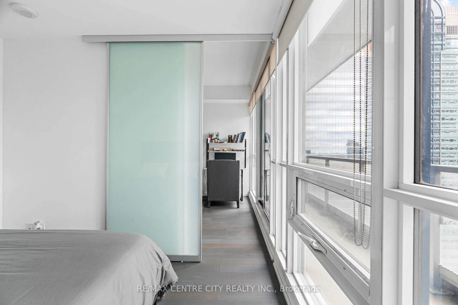 Photo 11 of Unit LPH5410, 70 Temperance Street, Toronto, Bay Street Corridor — HOMEH