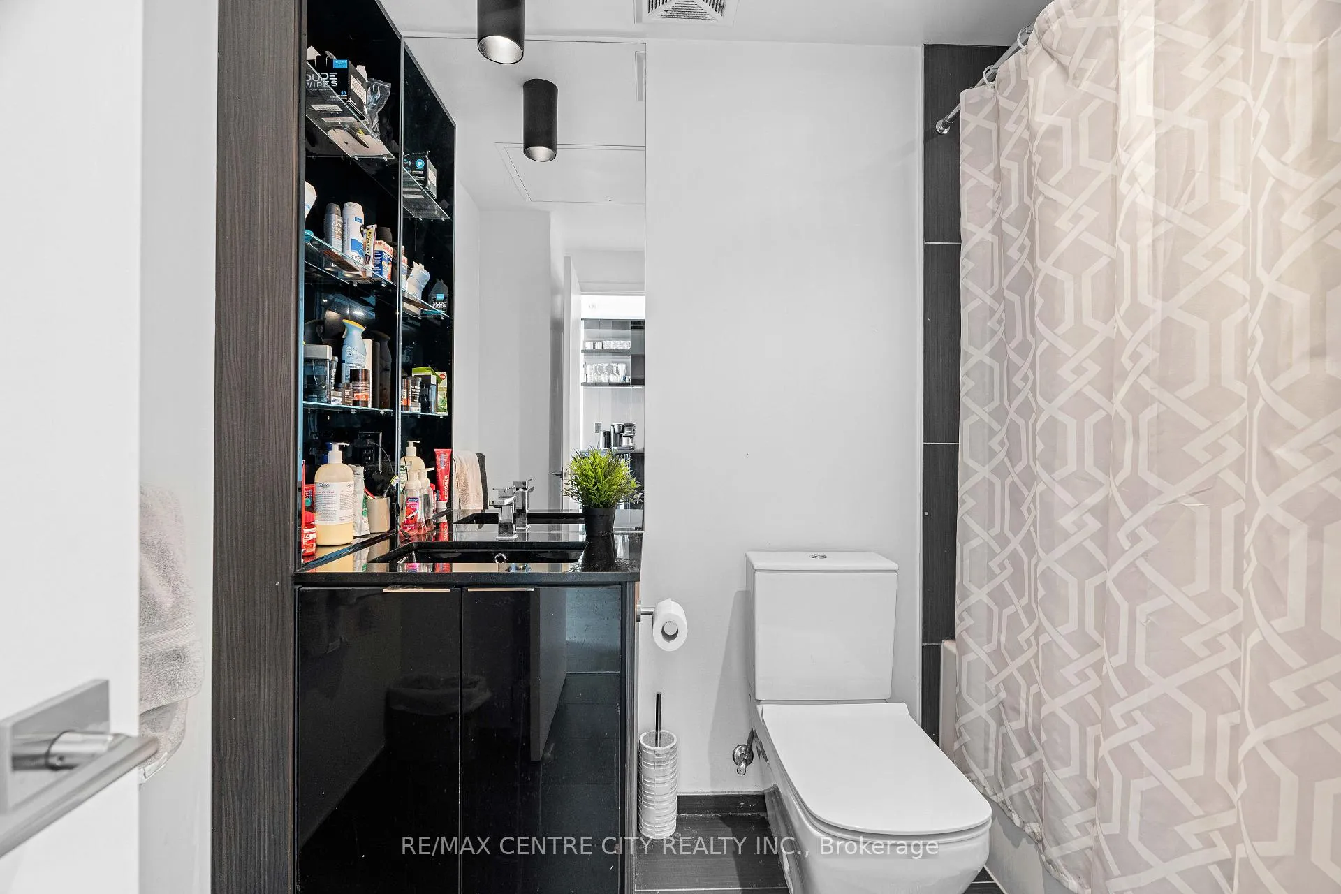 Photo 20 of Unit LPH5410, 70 Temperance Street, Toronto, Bay Street Corridor — HOMEH