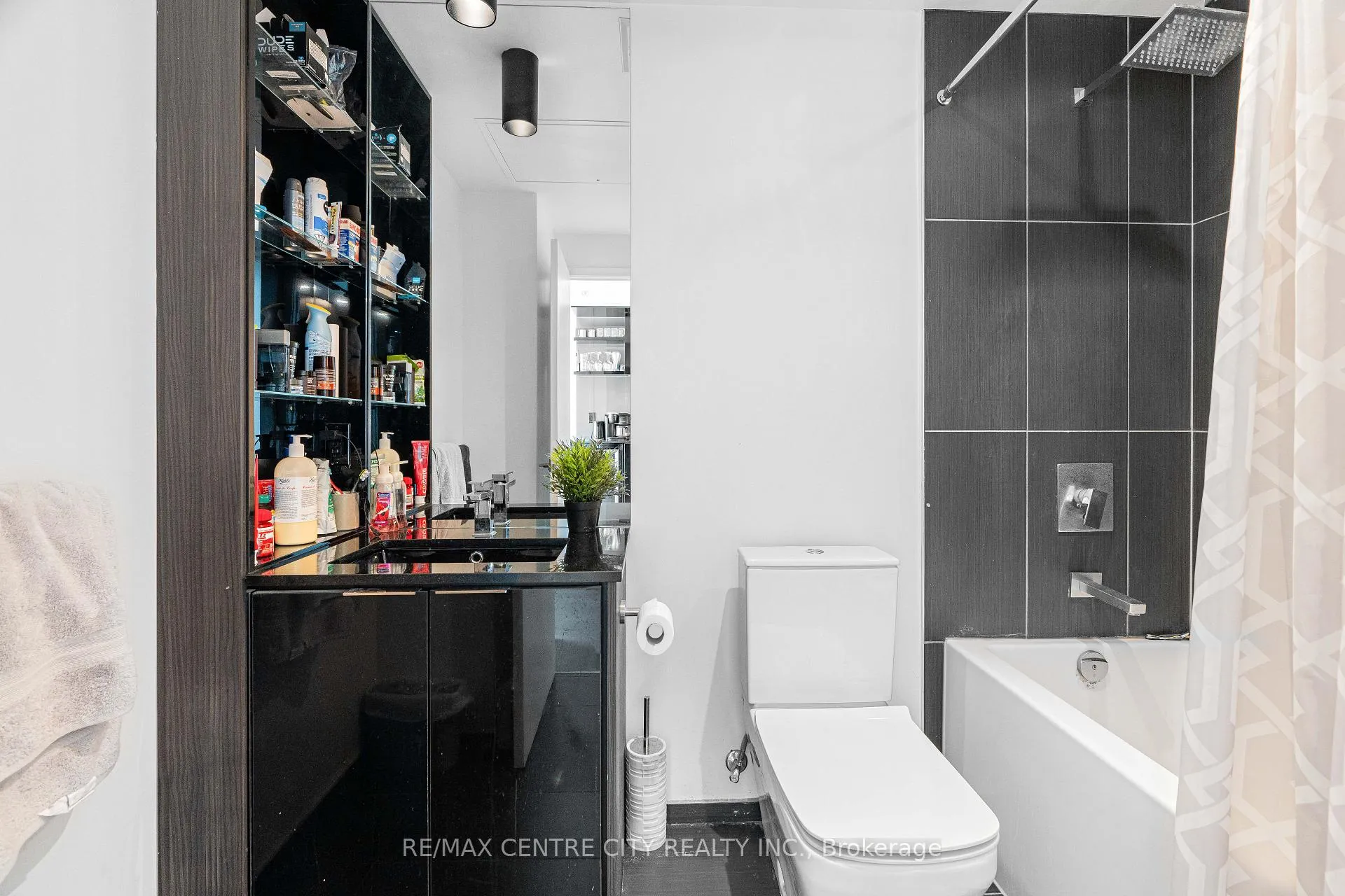 Photo 22 of Unit LPH5410, 70 Temperance Street, Toronto, Bay Street Corridor — HOMEH