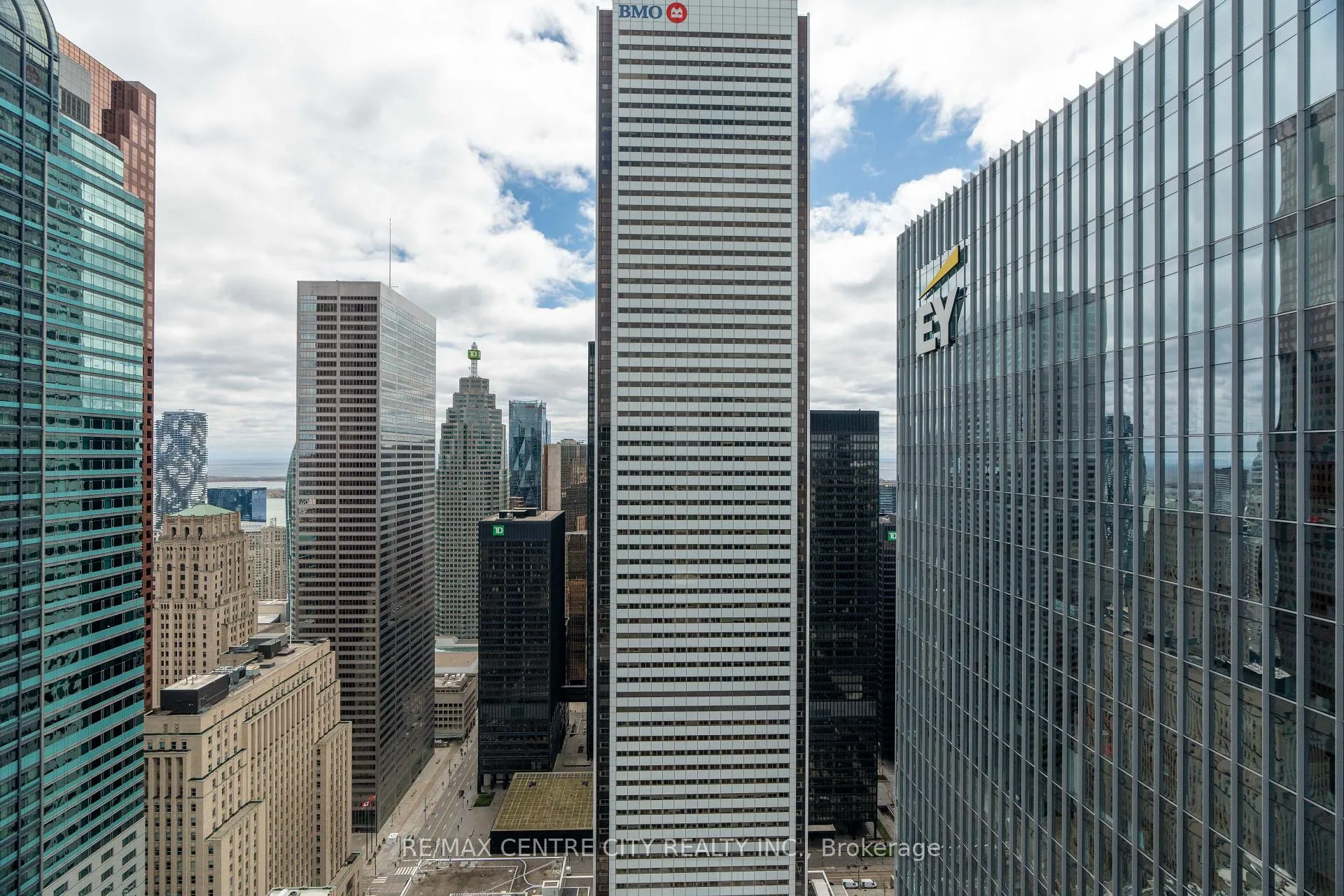 Photo 27 of Unit LPH5410, 70 Temperance Street, Toronto, Bay Street Corridor — HOMEH