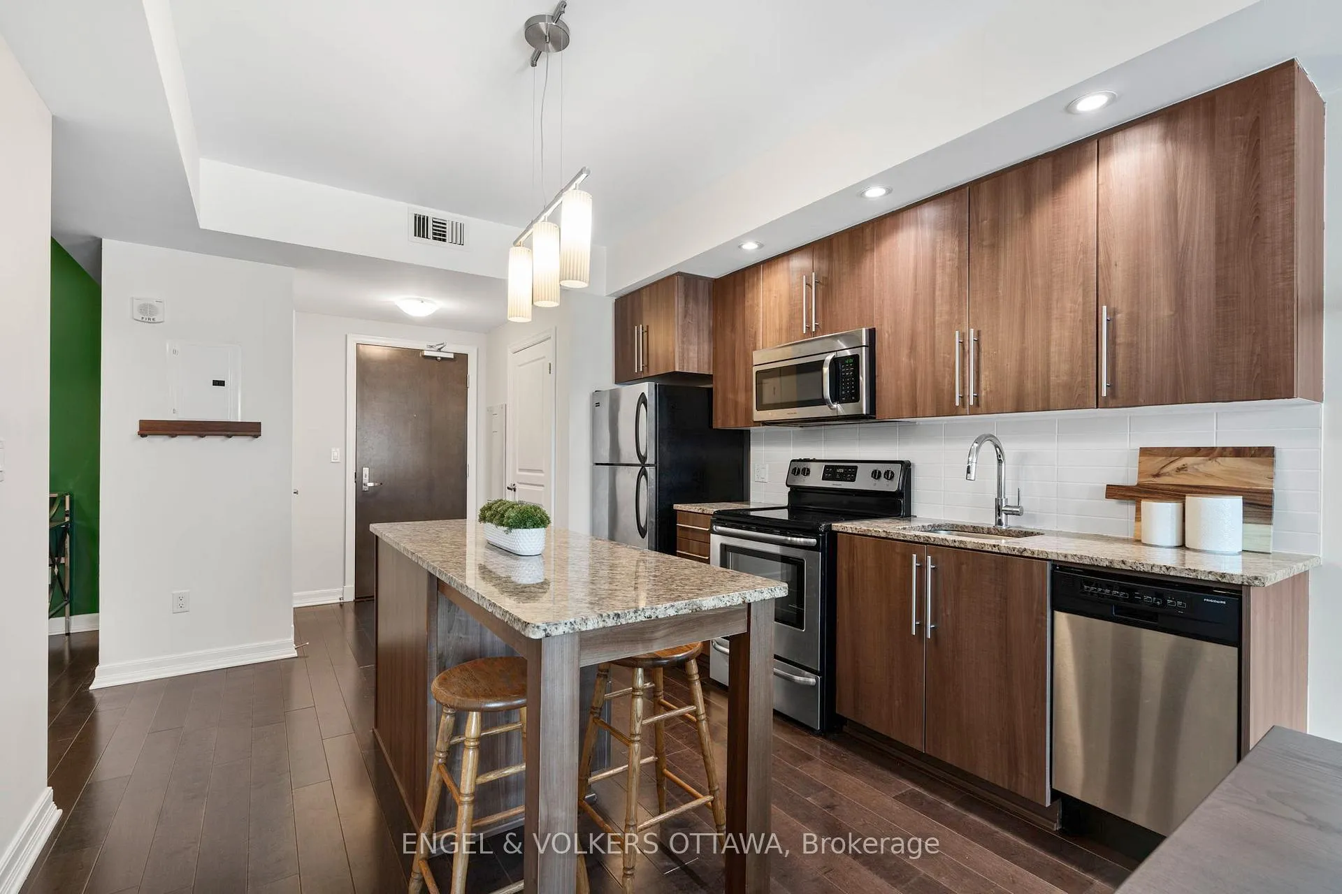 Photo 14 of Unit 811, 238 Besserer Street, Ottawa, Sandy Hill — HOMEH