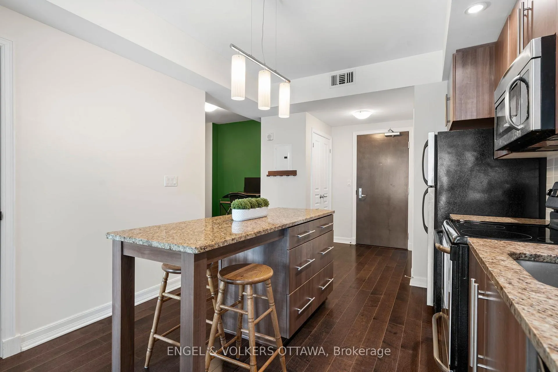 Photo 15 of Unit 811, 238 Besserer Street, Ottawa, Sandy Hill — HOMEH