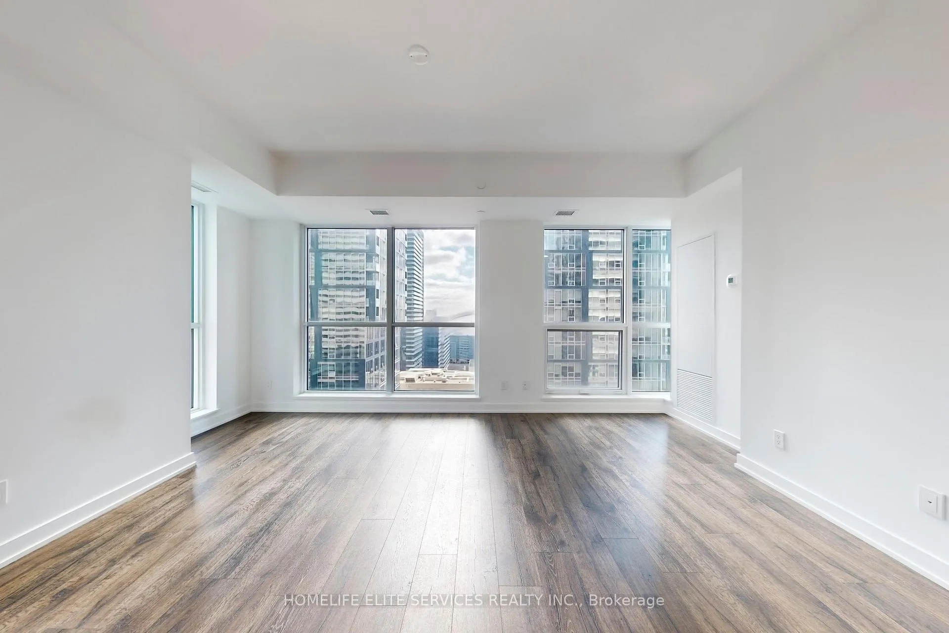 Photo 14 of Unit 2302, 327 King Street W, Toronto, Waterfront Communities — HOMEH