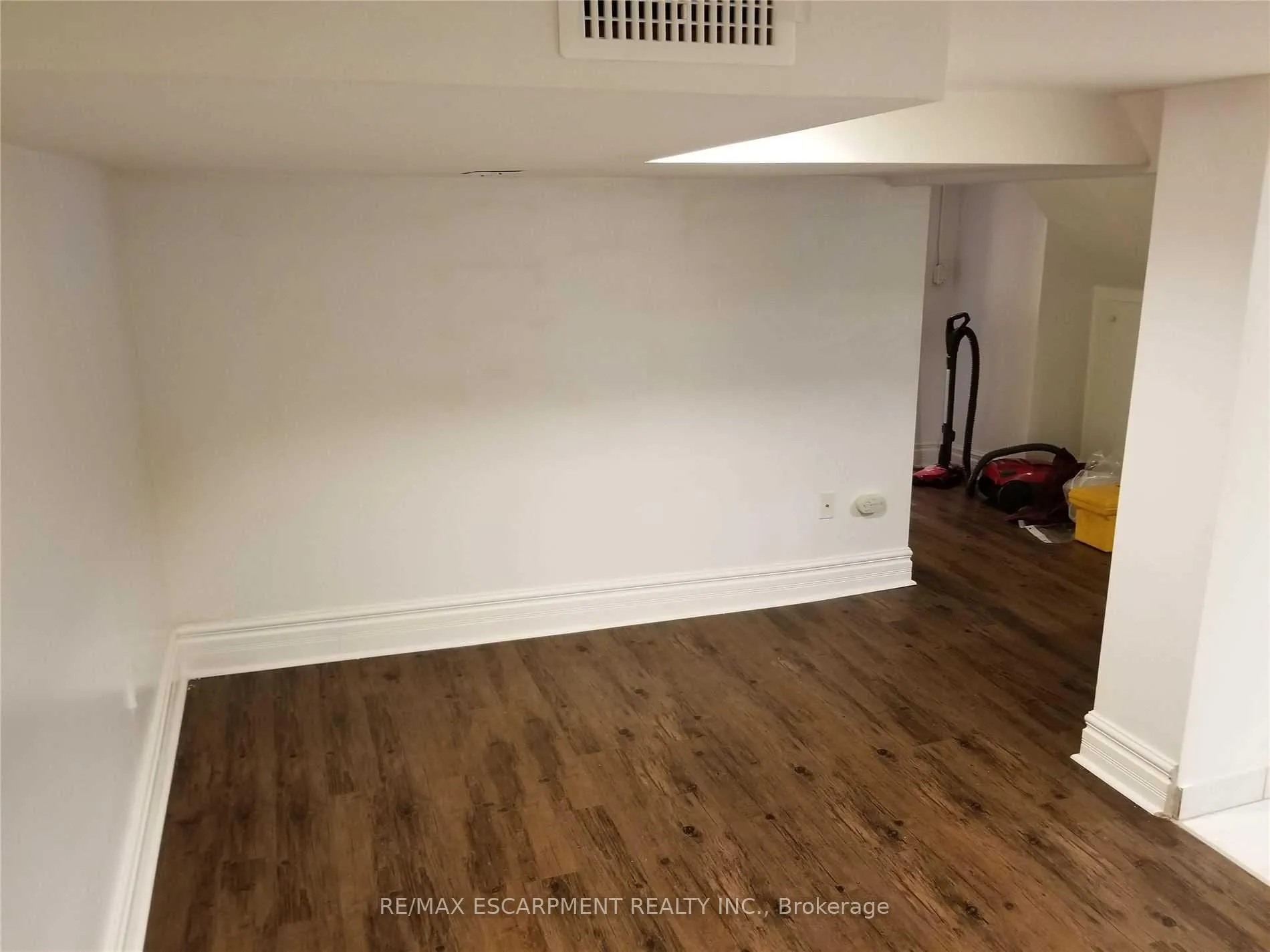 Photo 9 of 166 Gledhill Avenue, Toronto, Woodbine-Lumsden — HOMEH