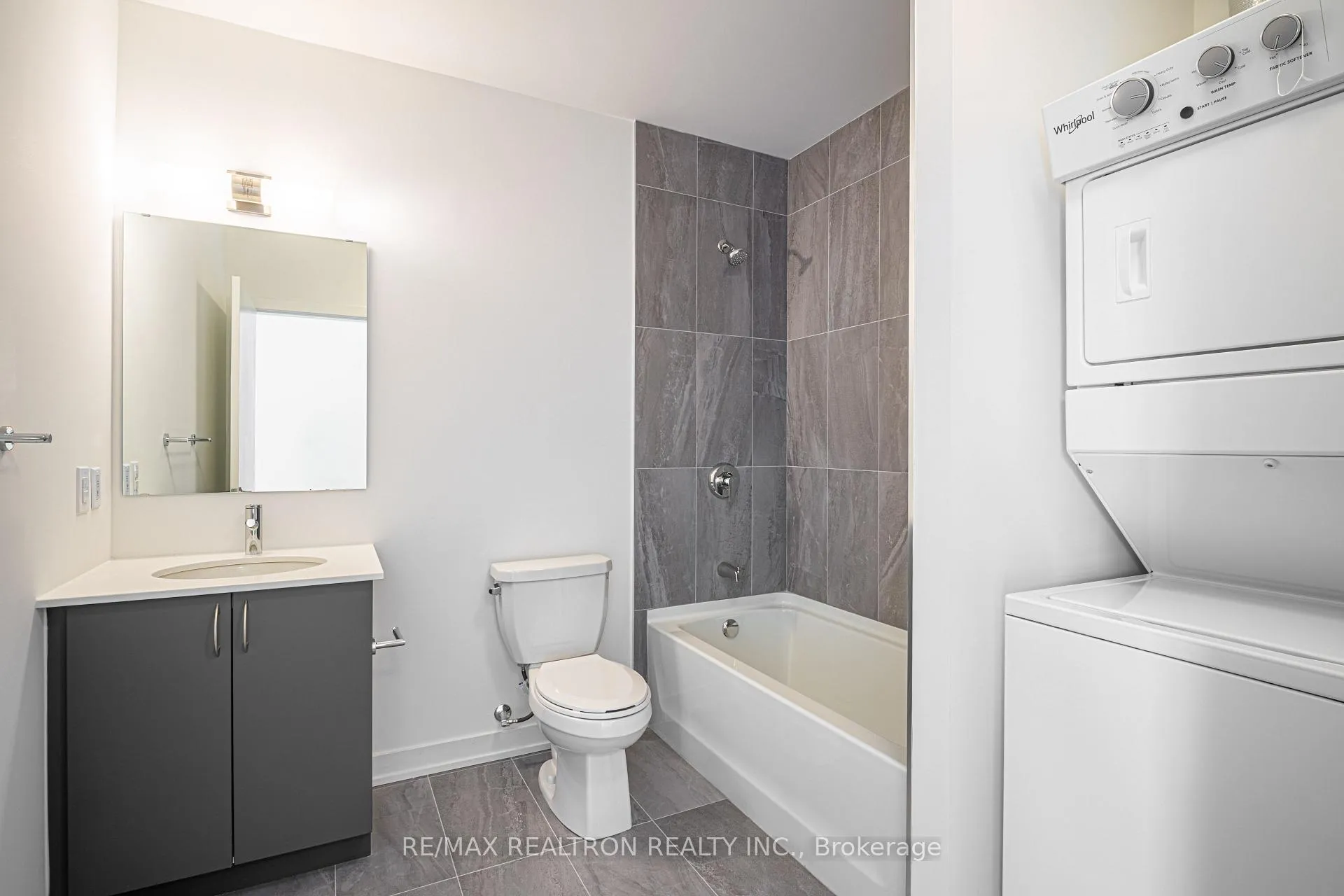Photo 13 of Unit 103, 56 Lakeside Terrace, Barrie, Little Lake — HOMEH