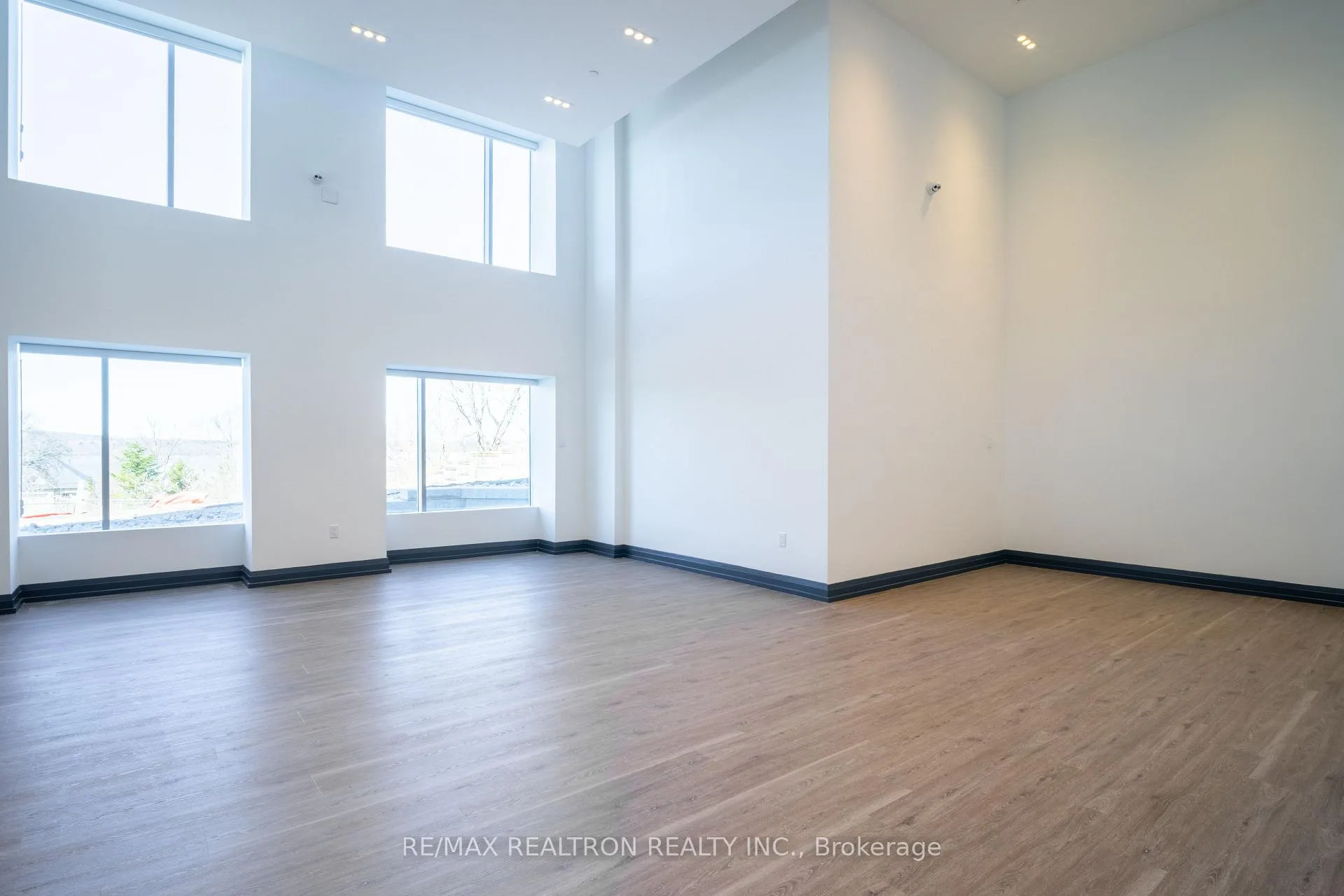 Photo 24 of Unit 103, 56 Lakeside Terrace, Barrie, Little Lake — HOMEH
