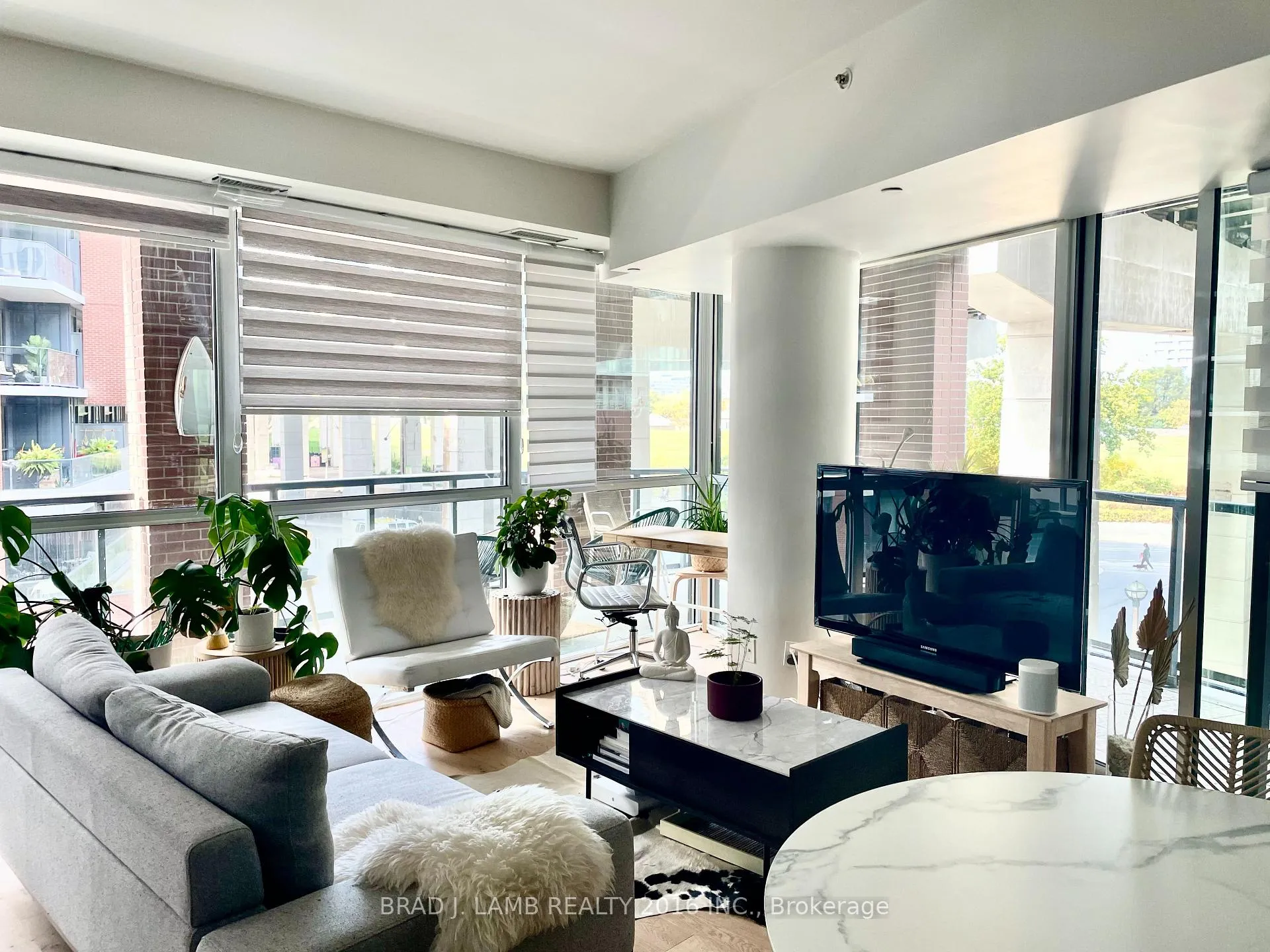 Photo 5 of Unit 327, 20 Bruyeres Mews, Toronto, Niagara — HOMEH