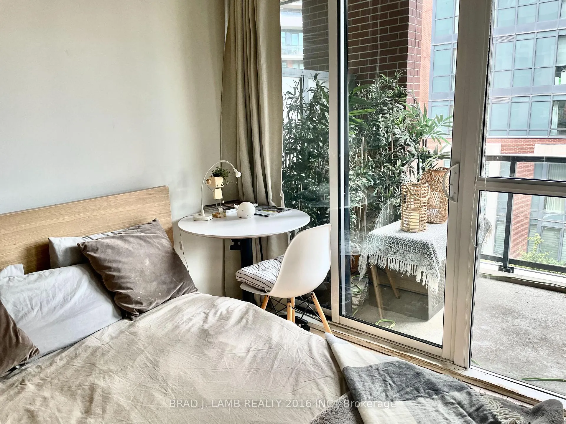 Photo 15 of Unit 327, 20 Bruyeres Mews, Toronto, Niagara — HOMEH