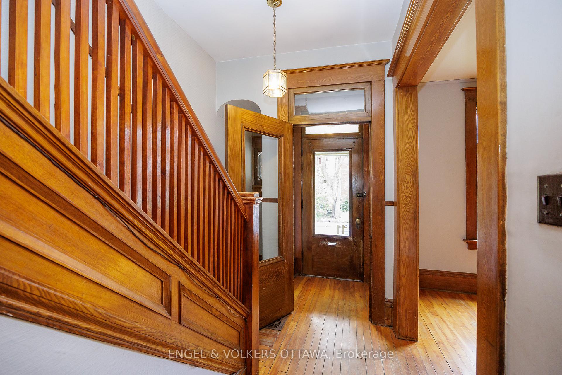 Photo 3 of 11 Regent Street, Ottawa, Glebe — HOMEH