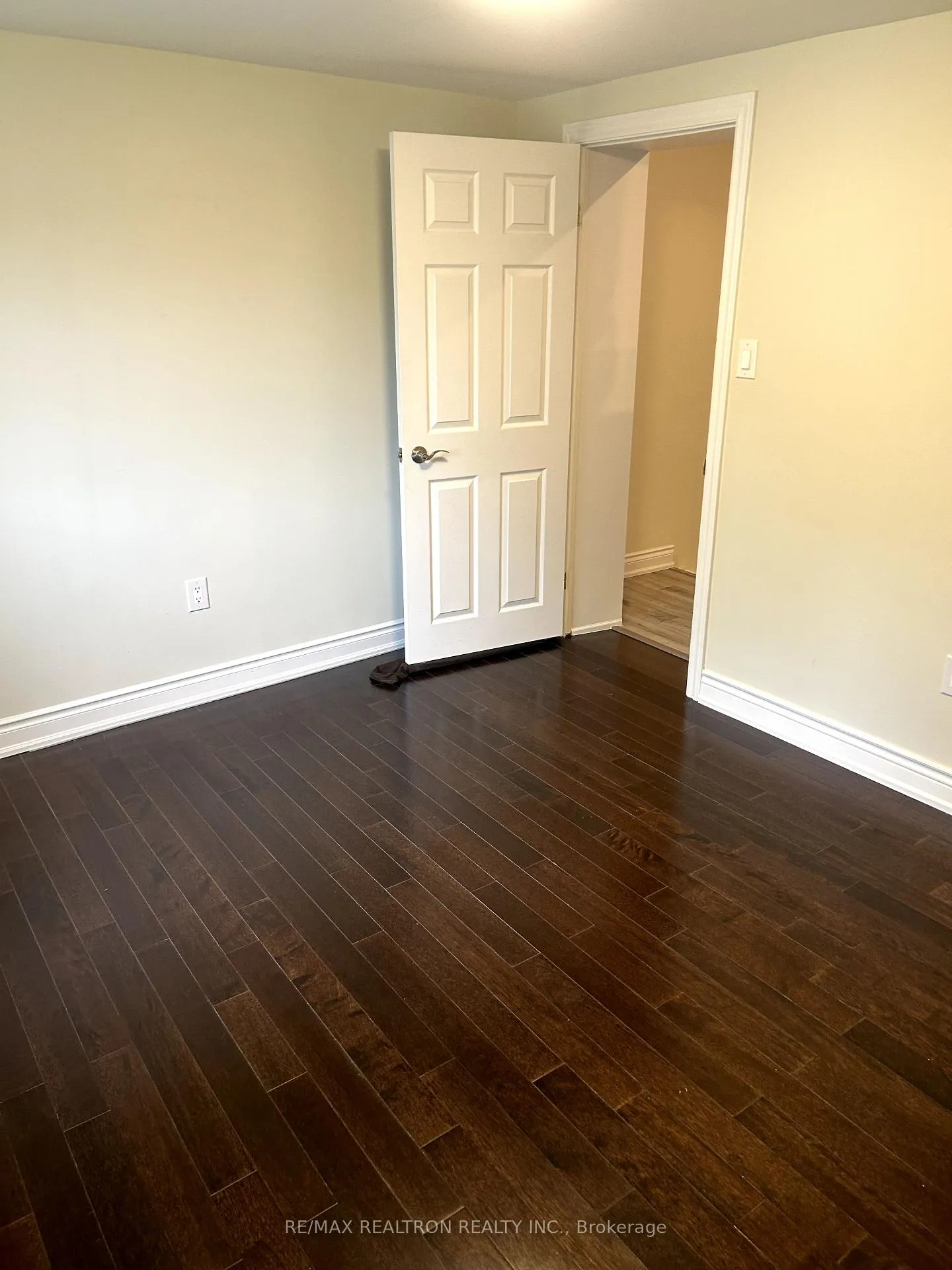 Photo 4 of Unit 1, 1311 Gerrard Street E, Toronto, Greenwood-Coxwell — HOMEH