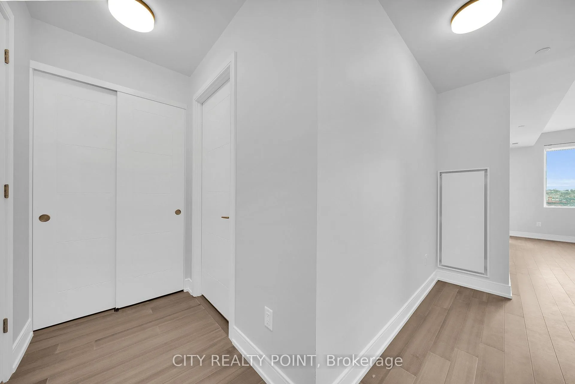 Photo 2 of Unit 317, 664 Spadina Avenue, Toronto, University — HOMEH