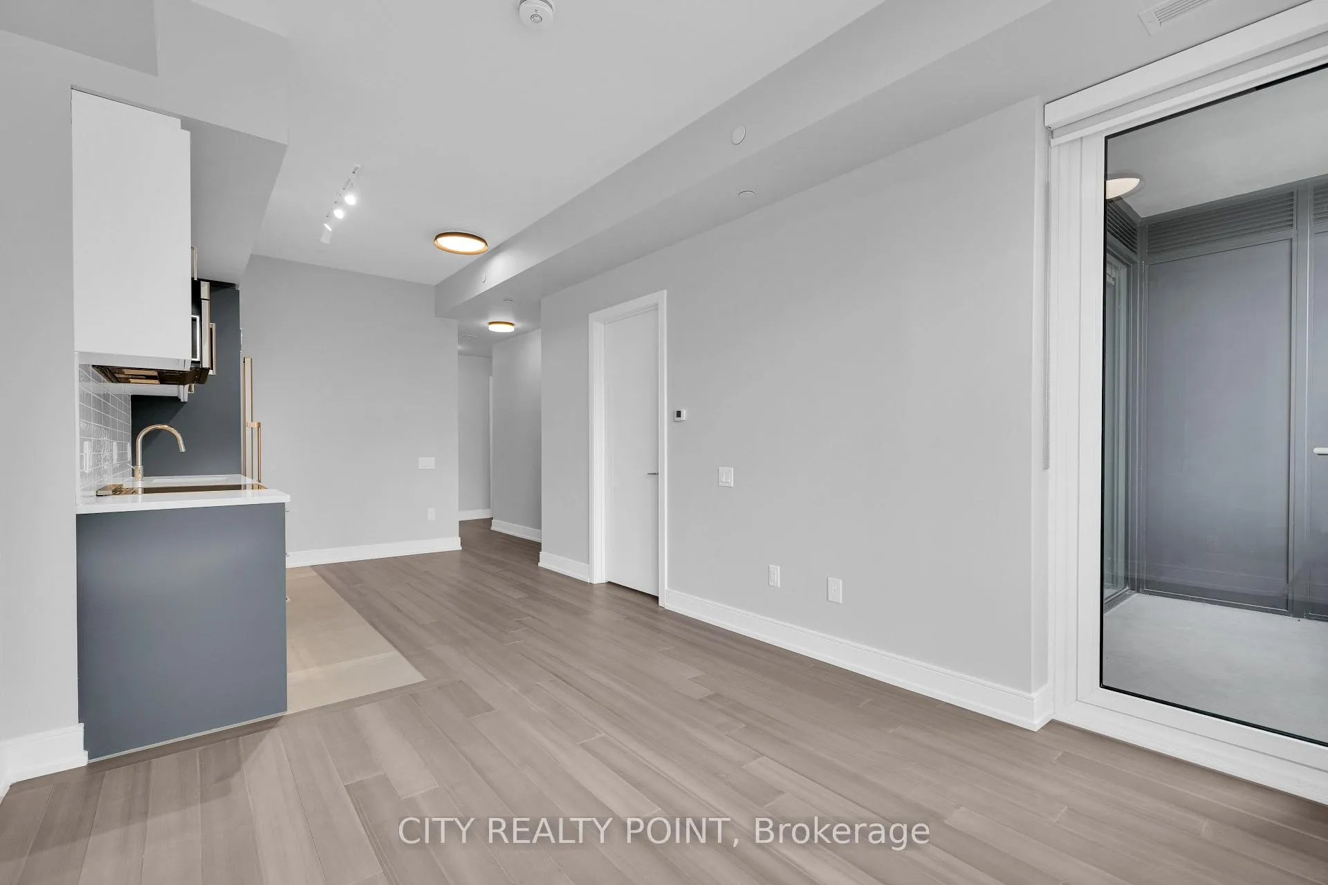 Photo 4 of Unit 317, 664 Spadina Avenue, Toronto, University — HOMEH