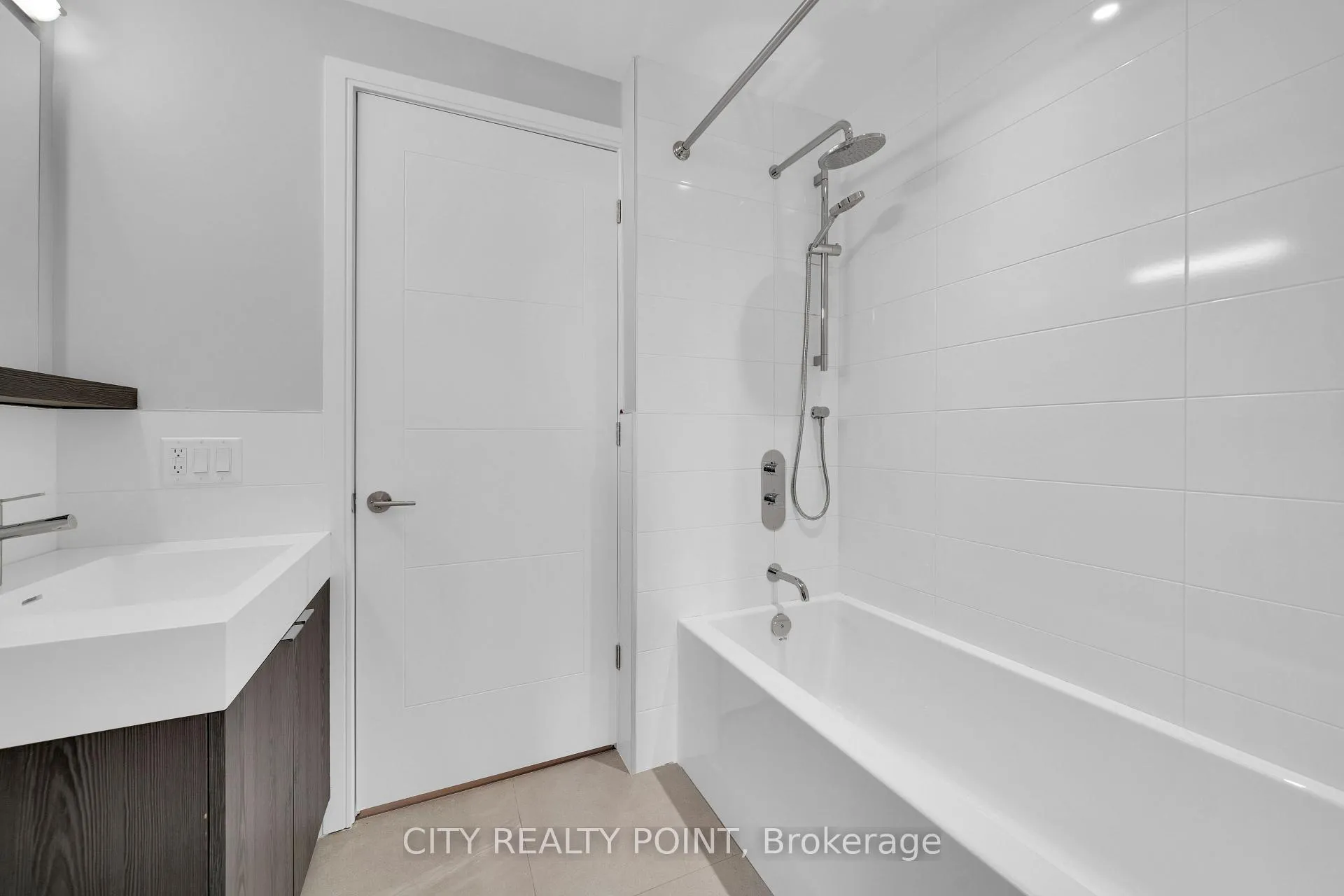 Photo 9 of Unit 317, 664 Spadina Avenue, Toronto, University — HOMEH