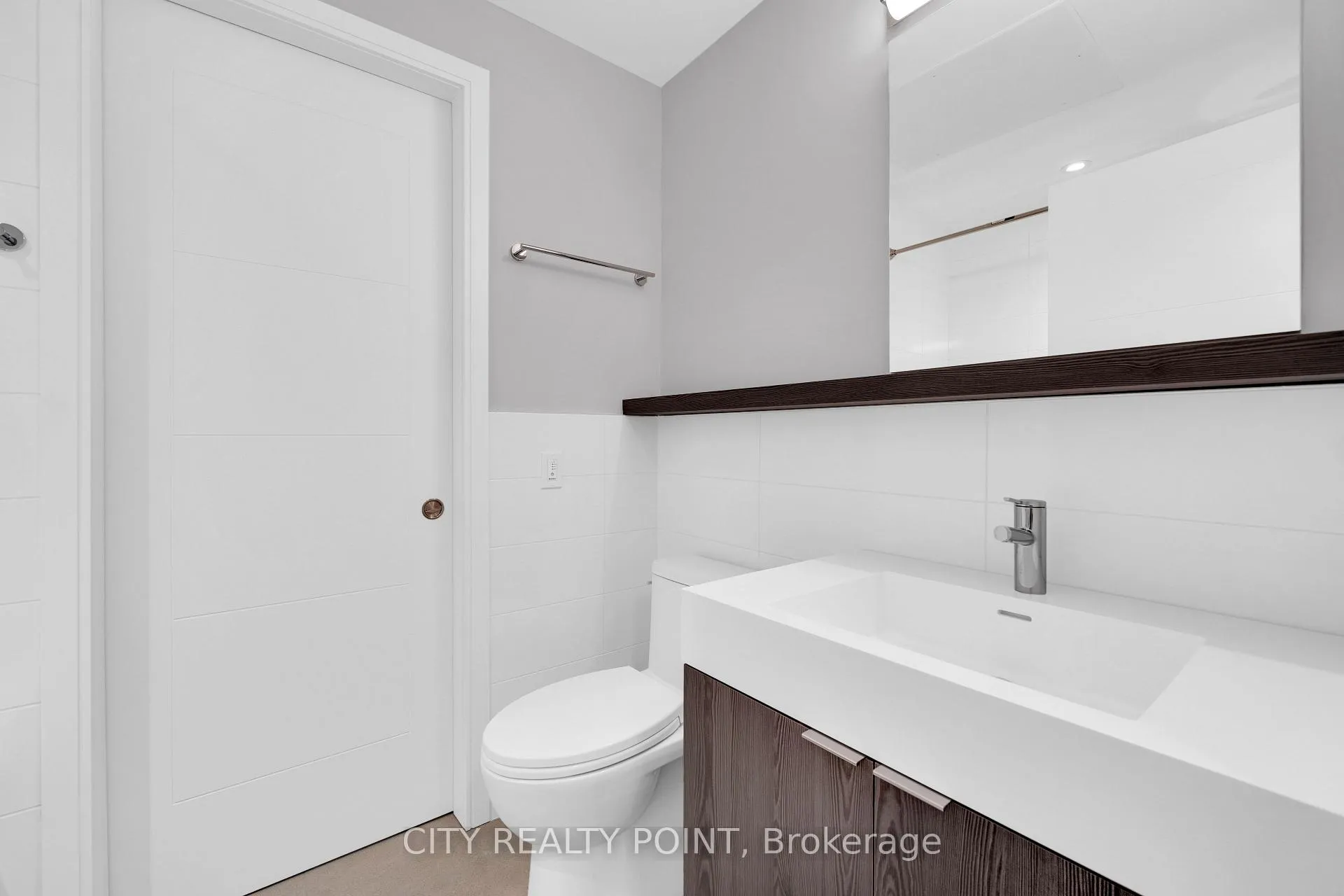 Photo 10 of Unit 317, 664 Spadina Avenue, Toronto, University — HOMEH