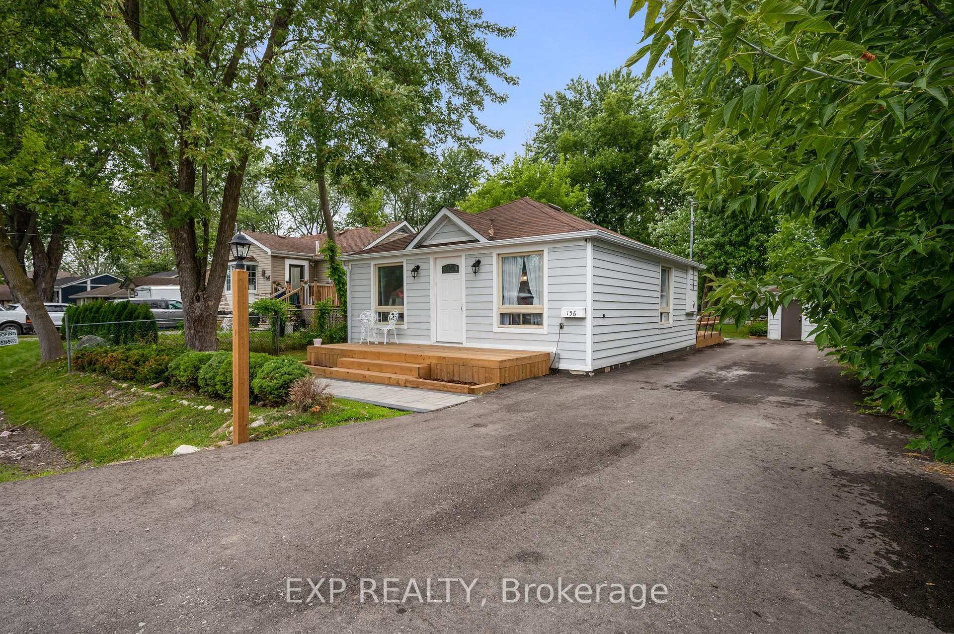 Photo 2 of 156 Beach Road, Georgina, Keswick North — HOMEH