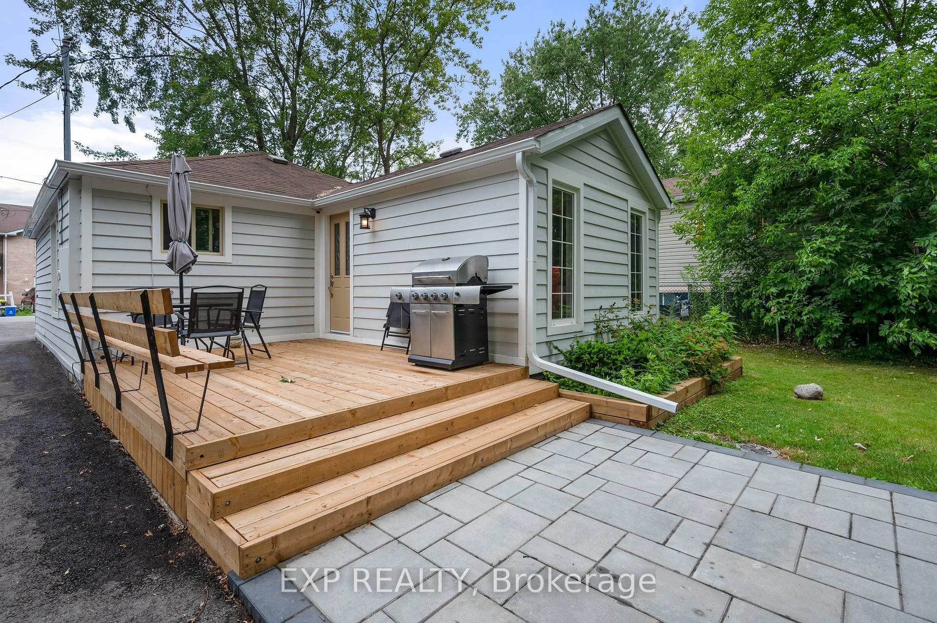 Photo 3 of 156 Beach Road, Georgina, Keswick North — HOMEH