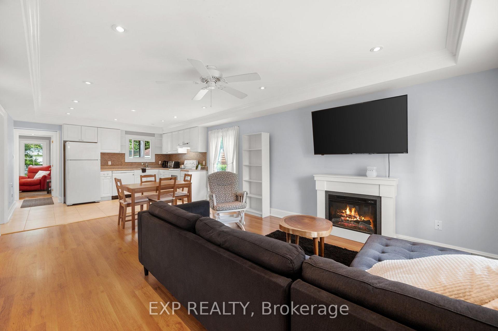 Photo 8 of 156 Beach Road, Georgina, Keswick North — HOMEH