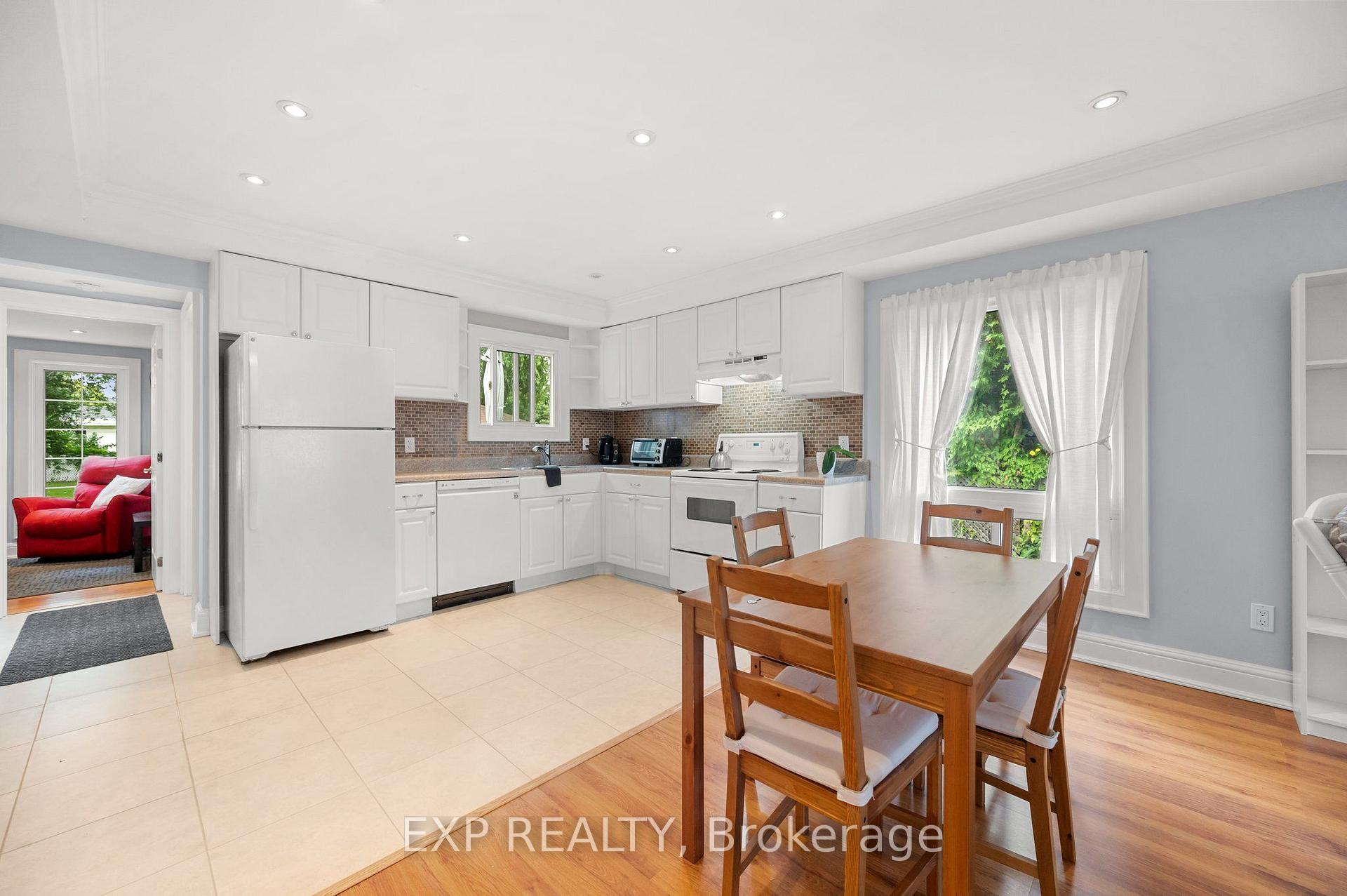 Photo 14 of 156 Beach Road, Georgina, Keswick North — HOMEH