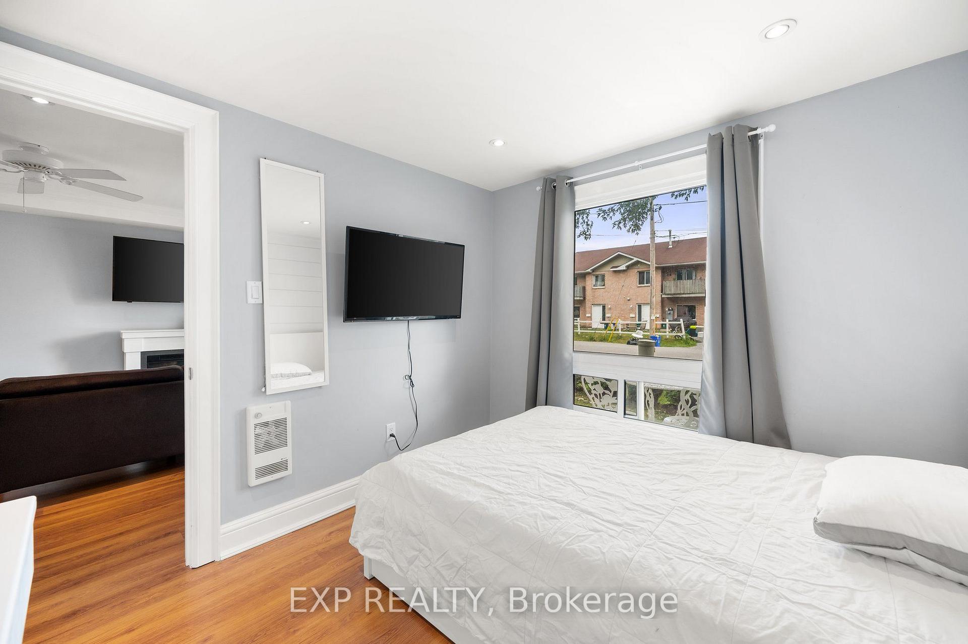 Photo 21 of 156 Beach Road, Georgina, Keswick North — HOMEH