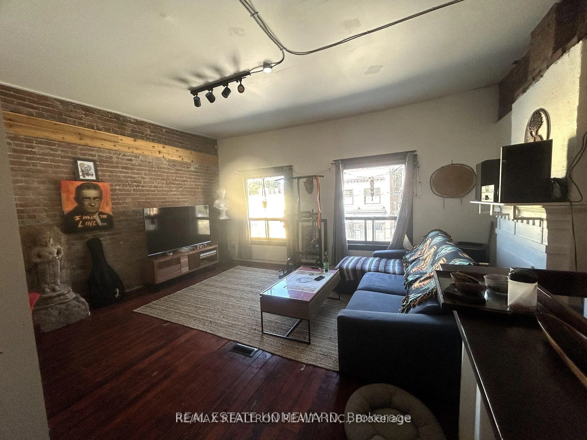 Front of Unit A, 1297 Gerrard Street