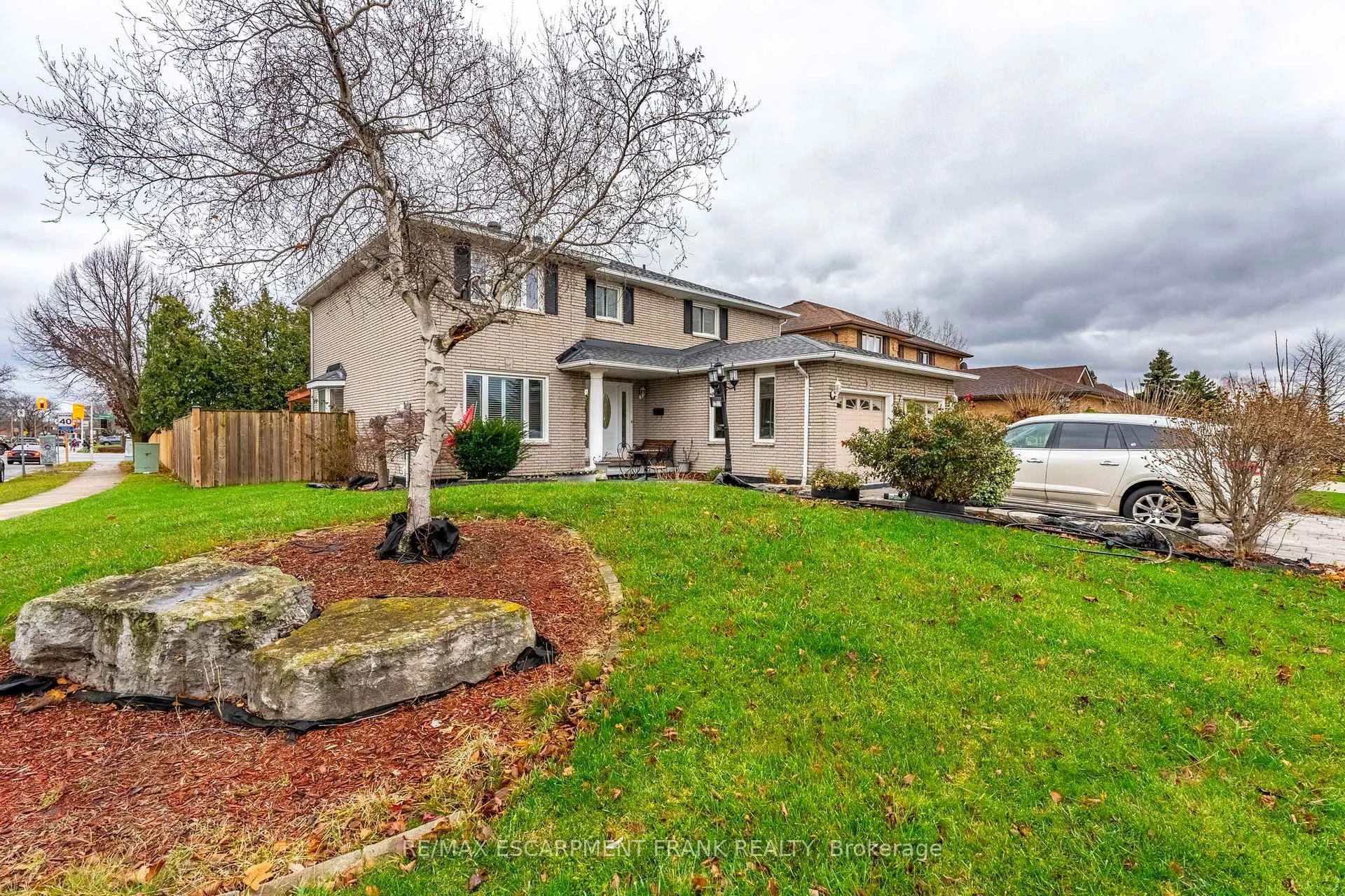 Photo 1 of 7 Grandoaks Drive, Hamilton, Thorner — HOMEH