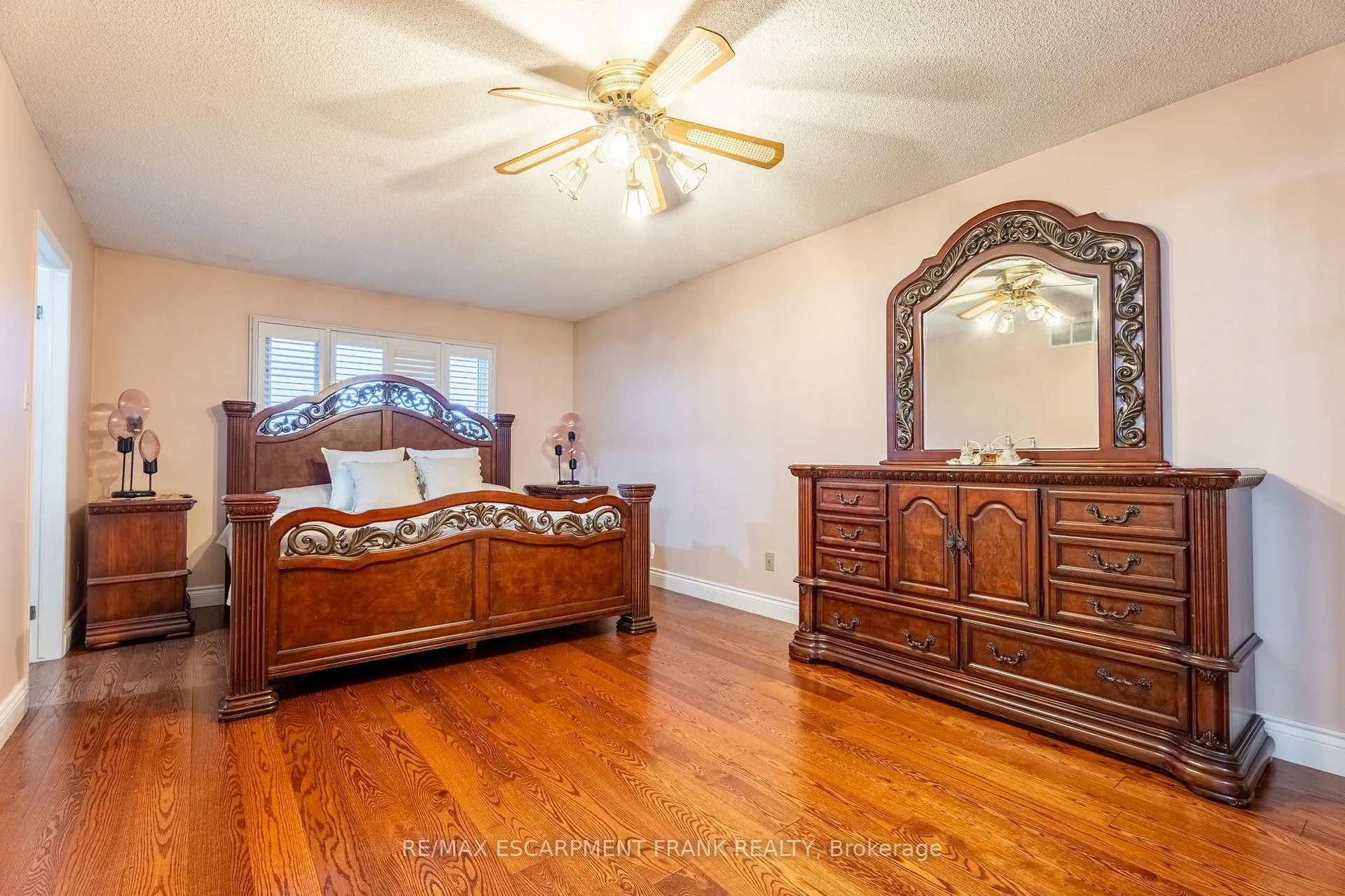 Photo 16 of 7 Grandoaks Drive, Hamilton, Thorner — HOMEH