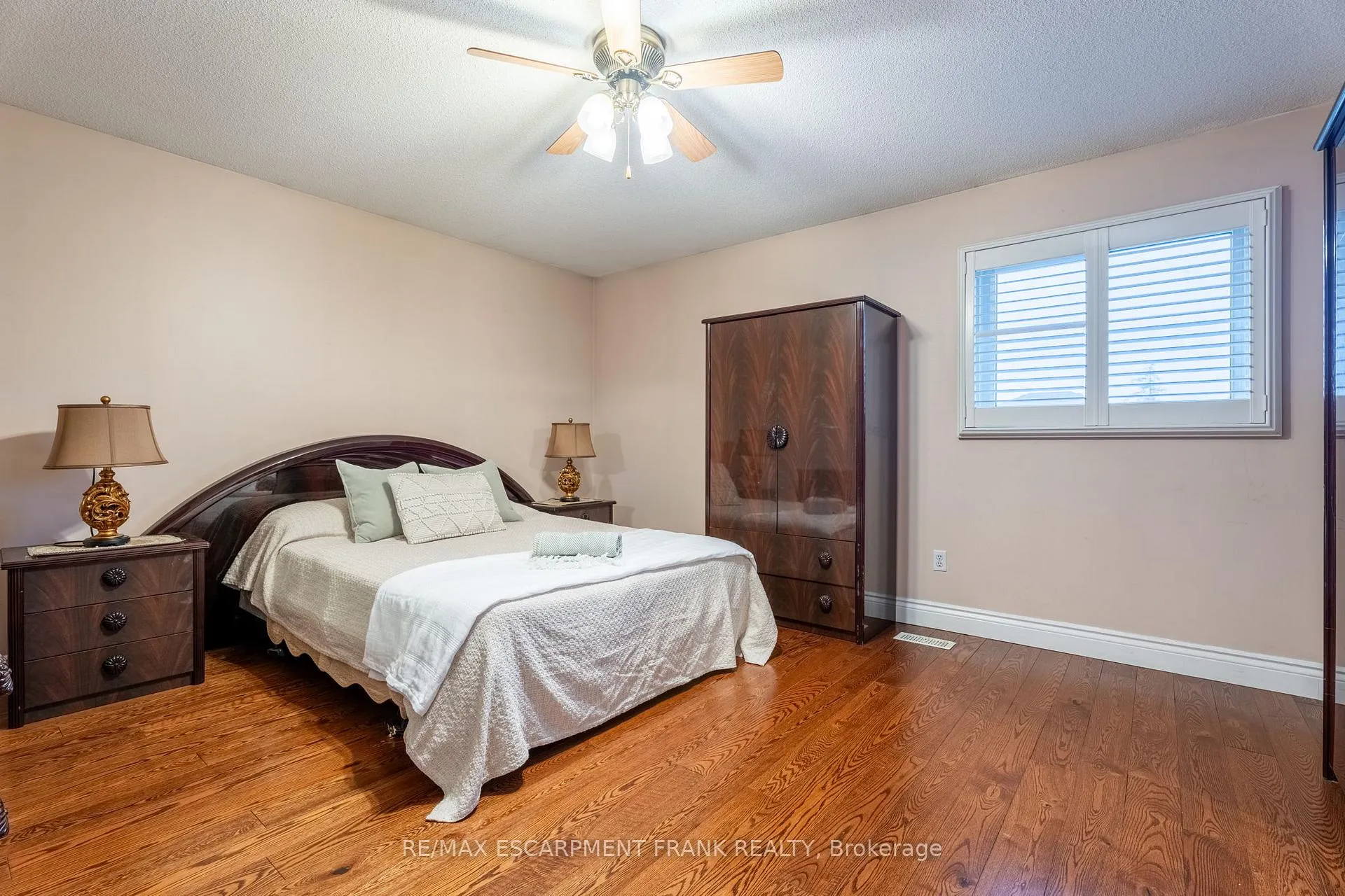Photo 23 of 7 Grandoaks Drive, Hamilton, Thorner — HOMEH