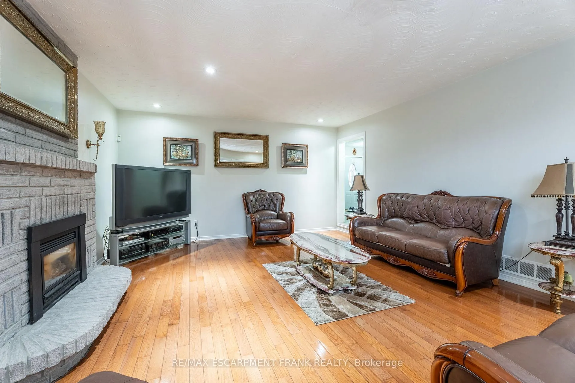 Photo 28 of 7 Grandoaks Drive, Hamilton, Thorner — HOMEH