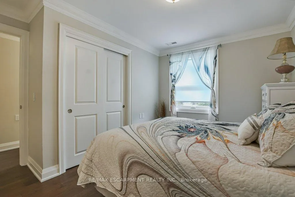 Photo 10 of 33 Szollosy Circle, Hamilton, Kennedy — HOMEH