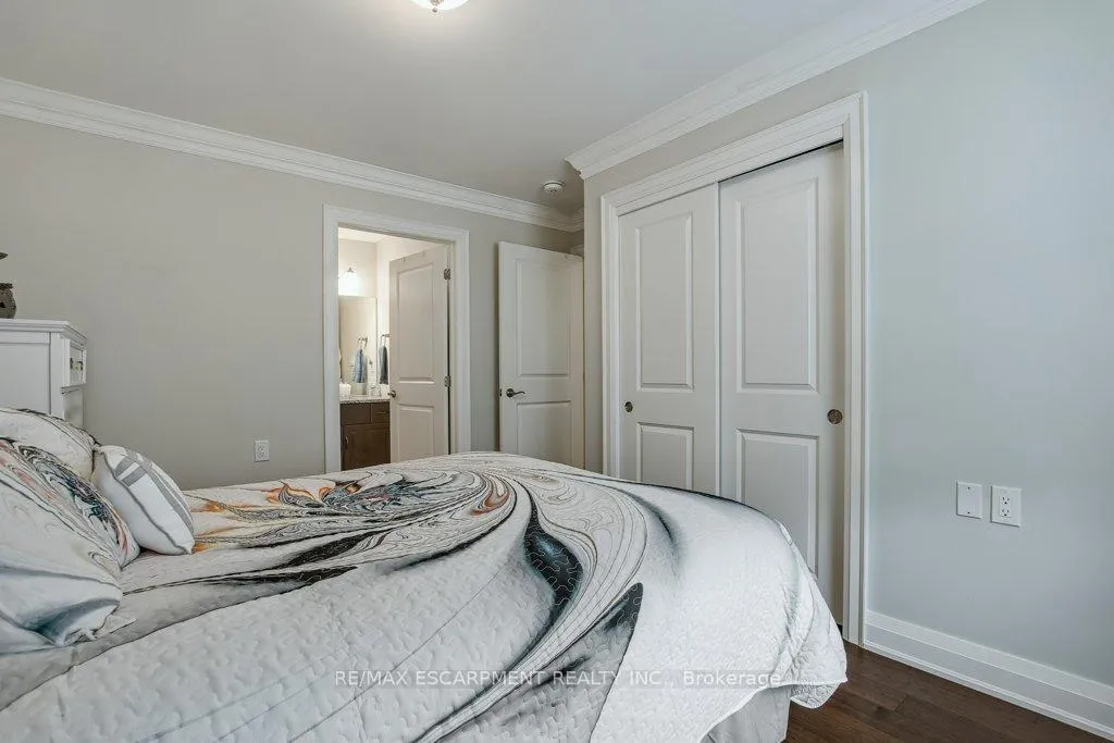Photo 11 of 33 Szollosy Circle, Hamilton, Kennedy — HOMEH