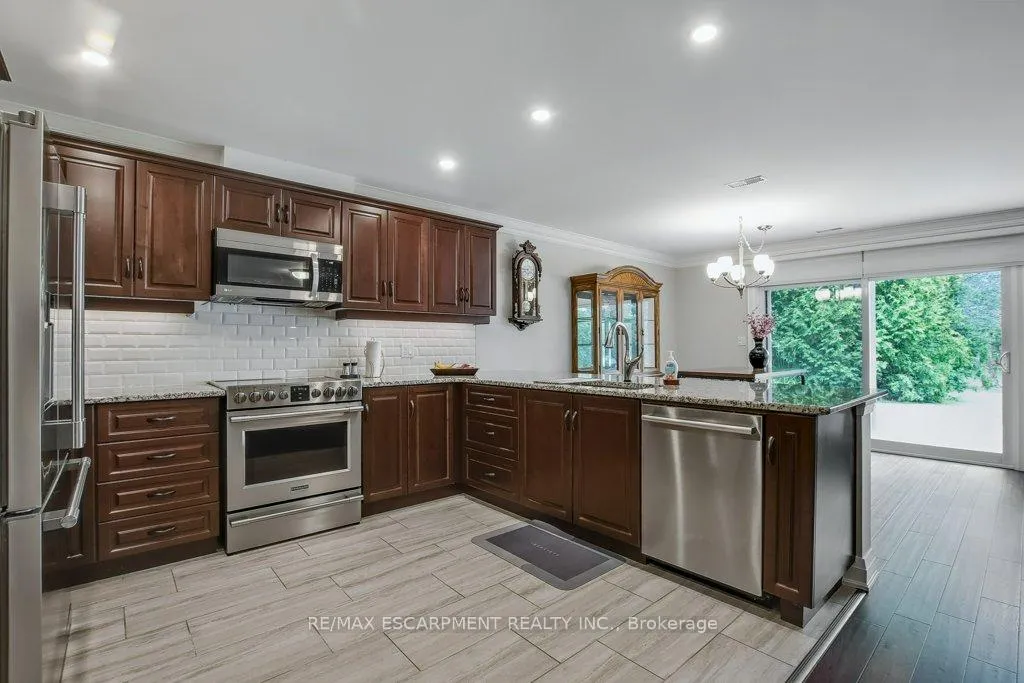 Photo 14 of 33 Szollosy Circle, Hamilton, Kennedy — HOMEH