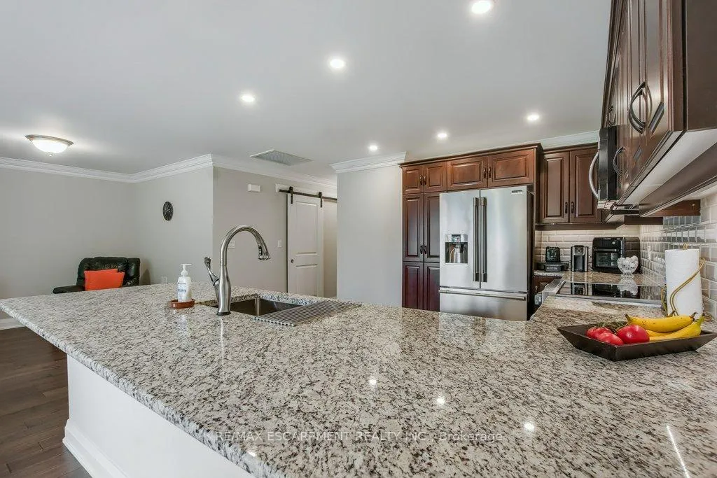 Photo 17 of 33 Szollosy Circle, Hamilton, Kennedy — HOMEH