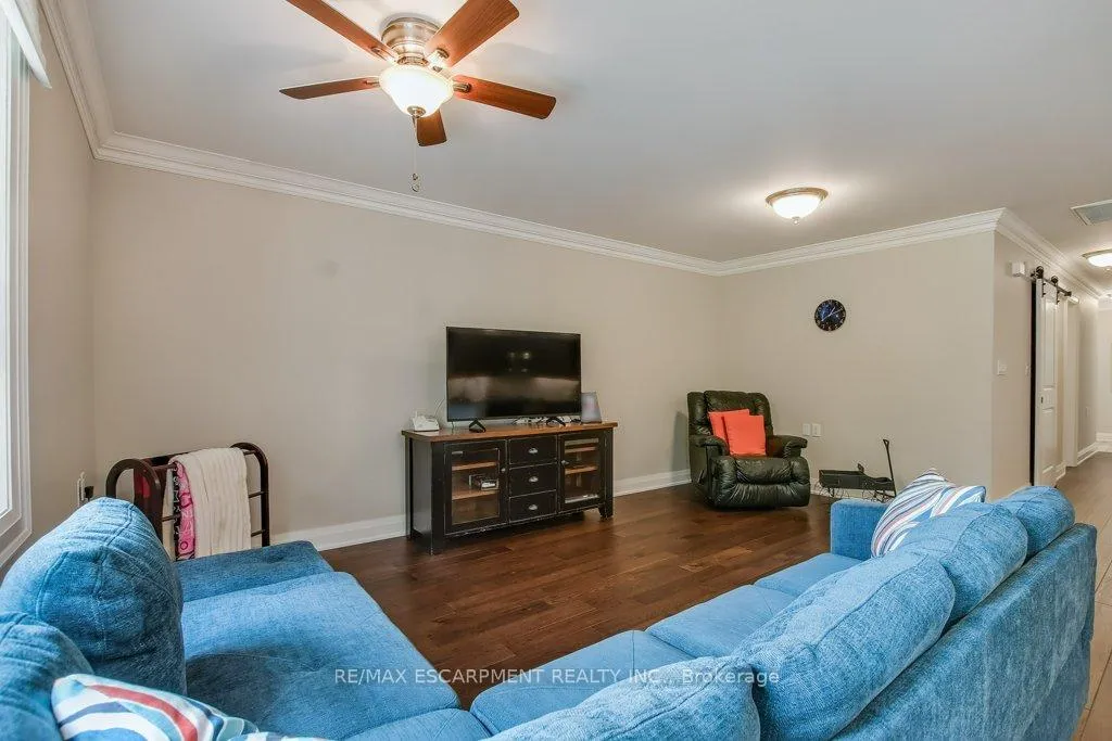 Photo 23 of 33 Szollosy Circle, Hamilton, Kennedy — HOMEH