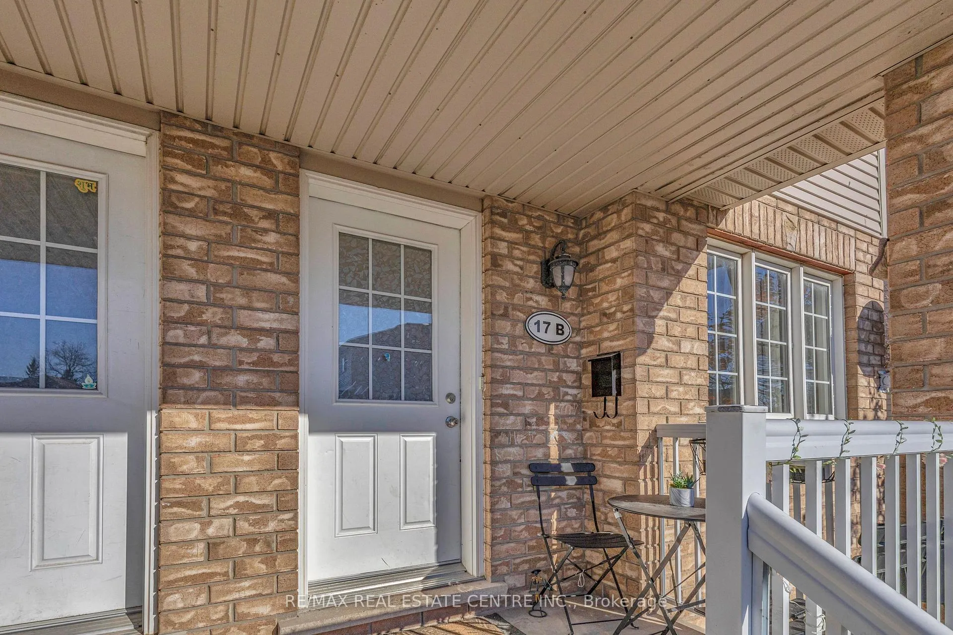 Photo 2 of Unit 17B, 50 Howe Drive, Kitchener, Laurentian Hills — HOMEH