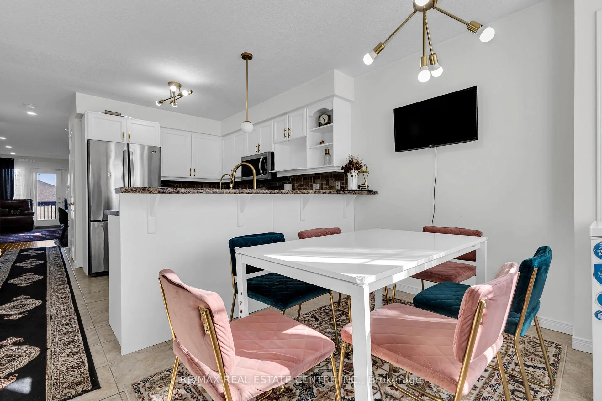 Photo 5 of Unit 17B, 50 Howe Drive, Kitchener, Laurentian Hills — HOMEH