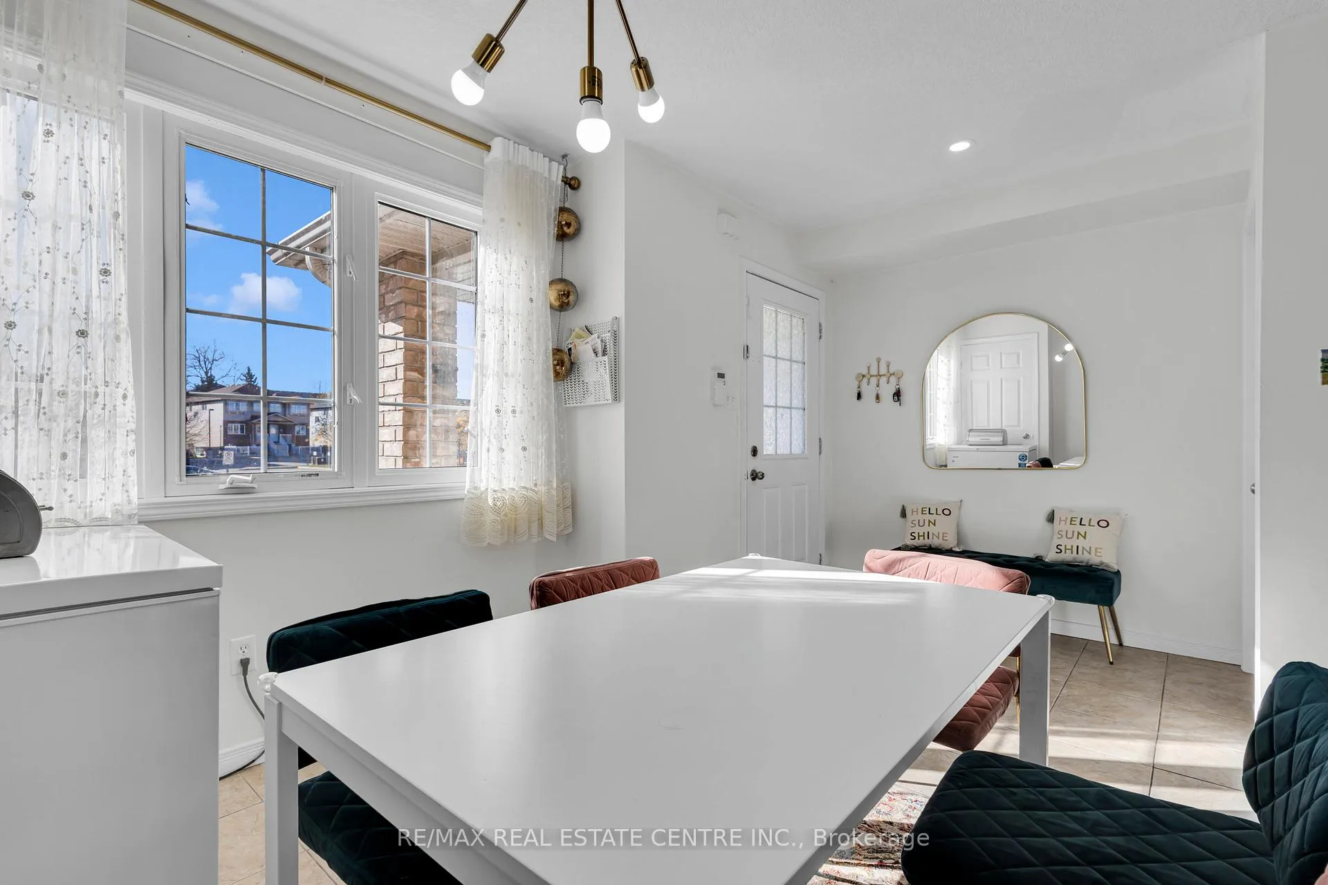 Photo 7 of Unit 17B, 50 Howe Drive, Kitchener, Laurentian Hills — HOMEH