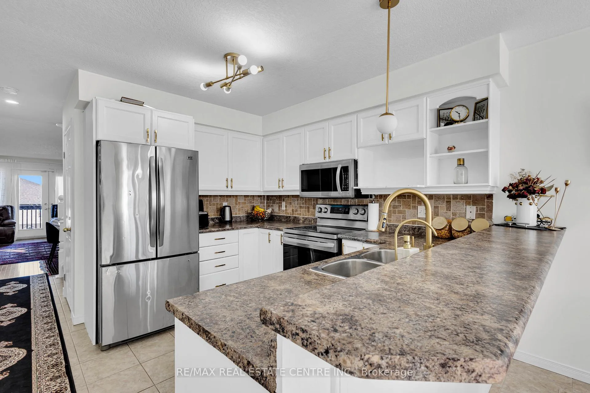 Photo 8 of Unit 17B, 50 Howe Drive, Kitchener, Laurentian Hills — HOMEH