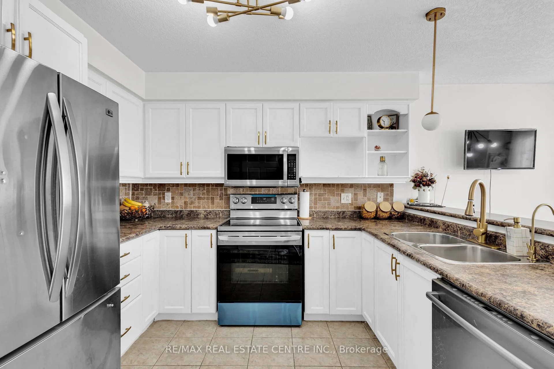 Photo 9 of Unit 17B, 50 Howe Drive, Kitchener, Laurentian Hills — HOMEH