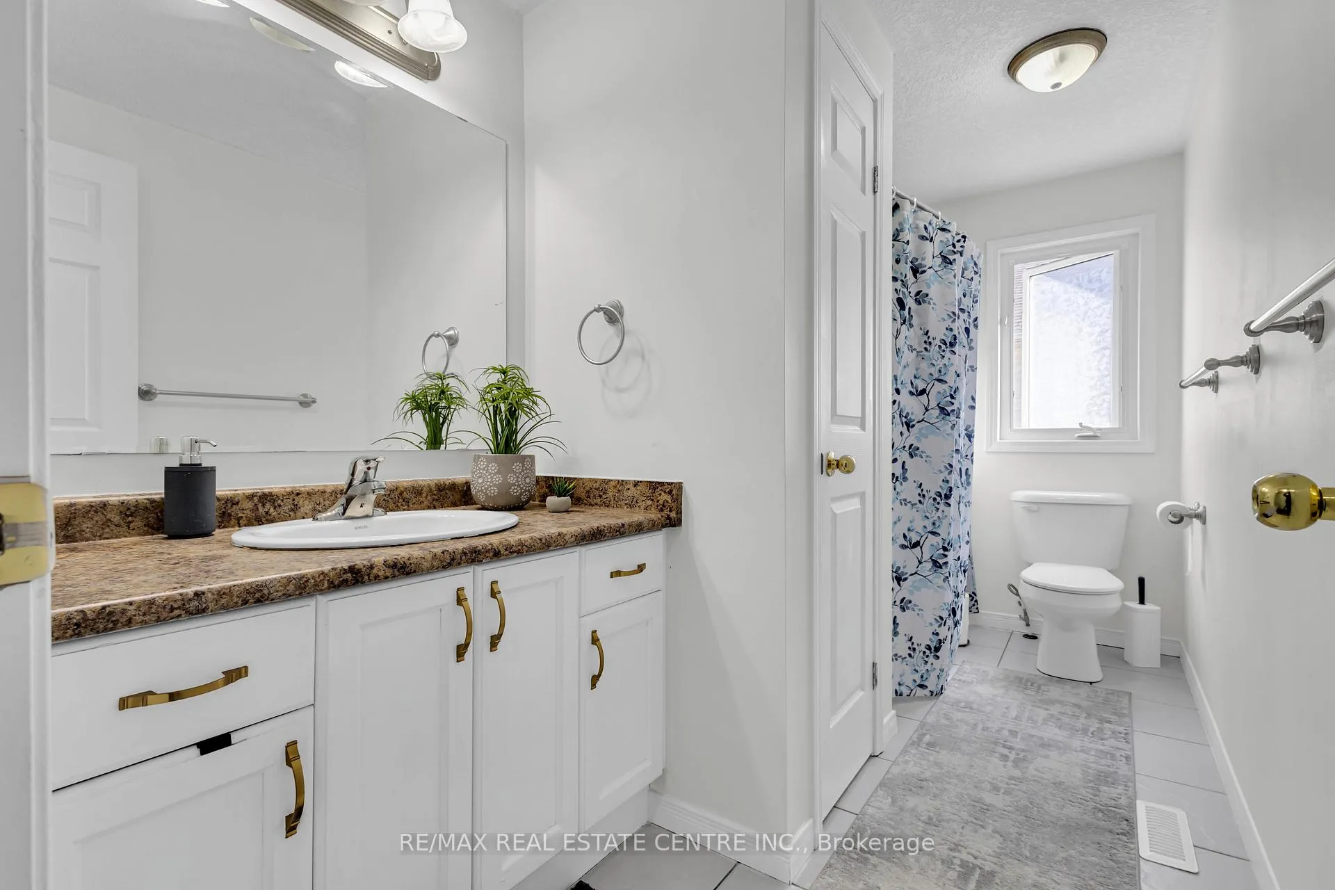 Photo 25 of Unit 17B, 50 Howe Drive, Kitchener, Laurentian Hills — HOMEH
