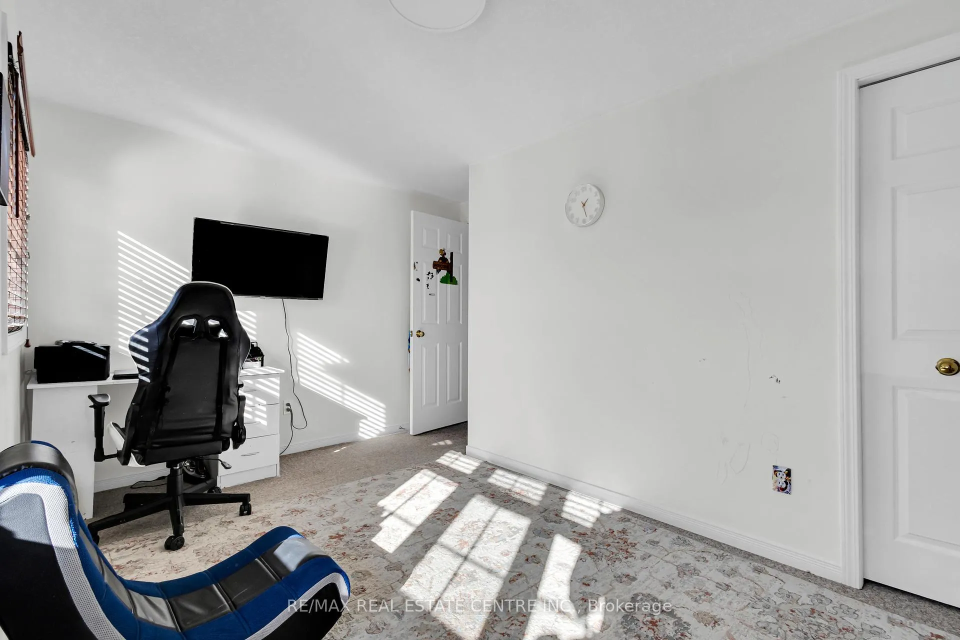 Photo 33 of Unit 17B, 50 Howe Drive, Kitchener, Laurentian Hills — HOMEH
