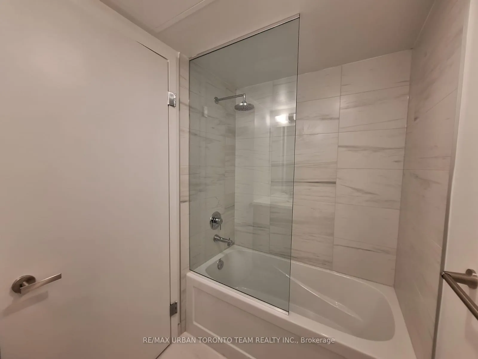 Photo 10 of Unit 4816, 55 Cooper Street, Toronto, Waterfront Communities — HOMEH