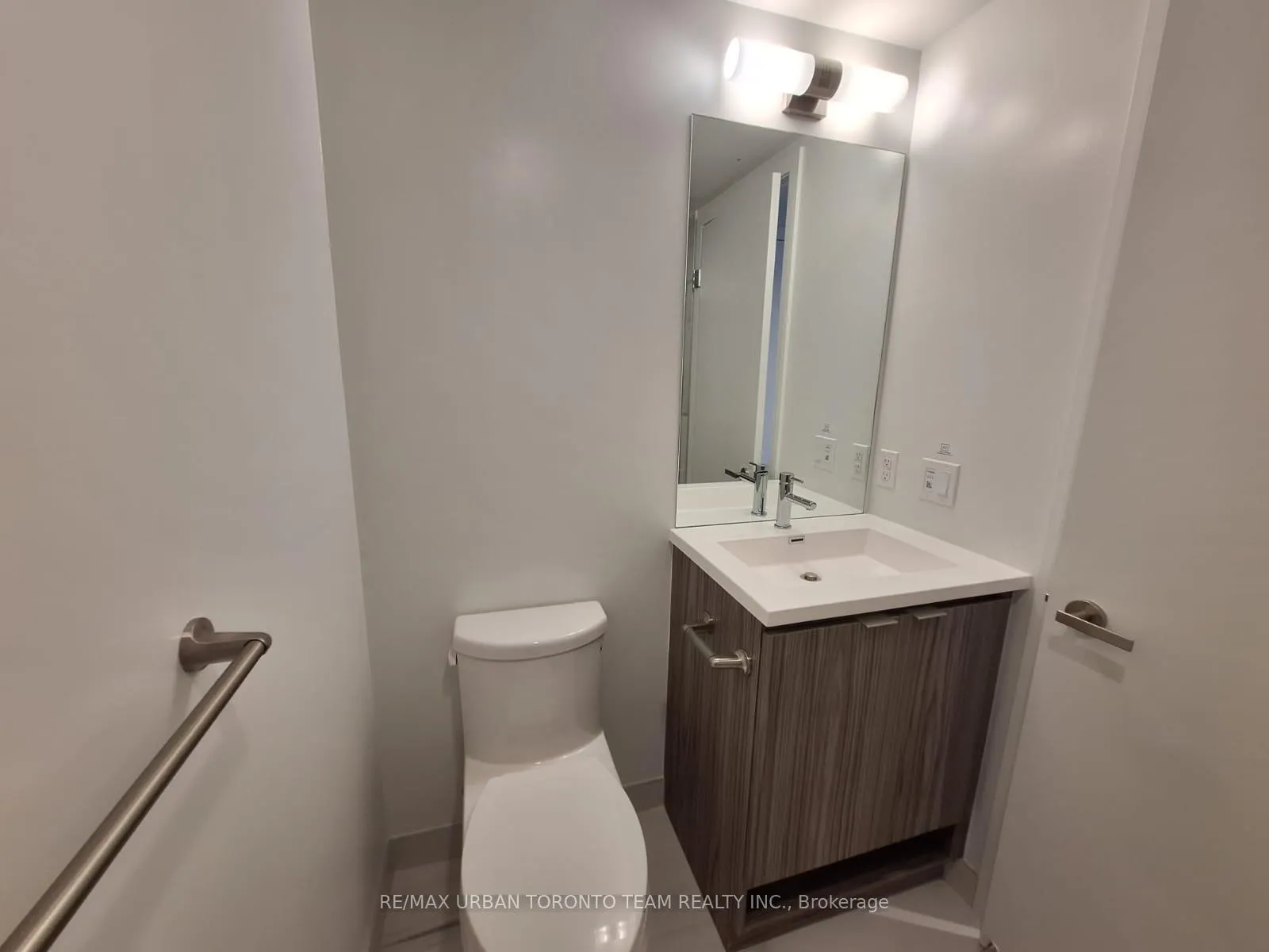 Photo 11 of Unit 4816, 55 Cooper Street, Toronto, Waterfront Communities — HOMEH