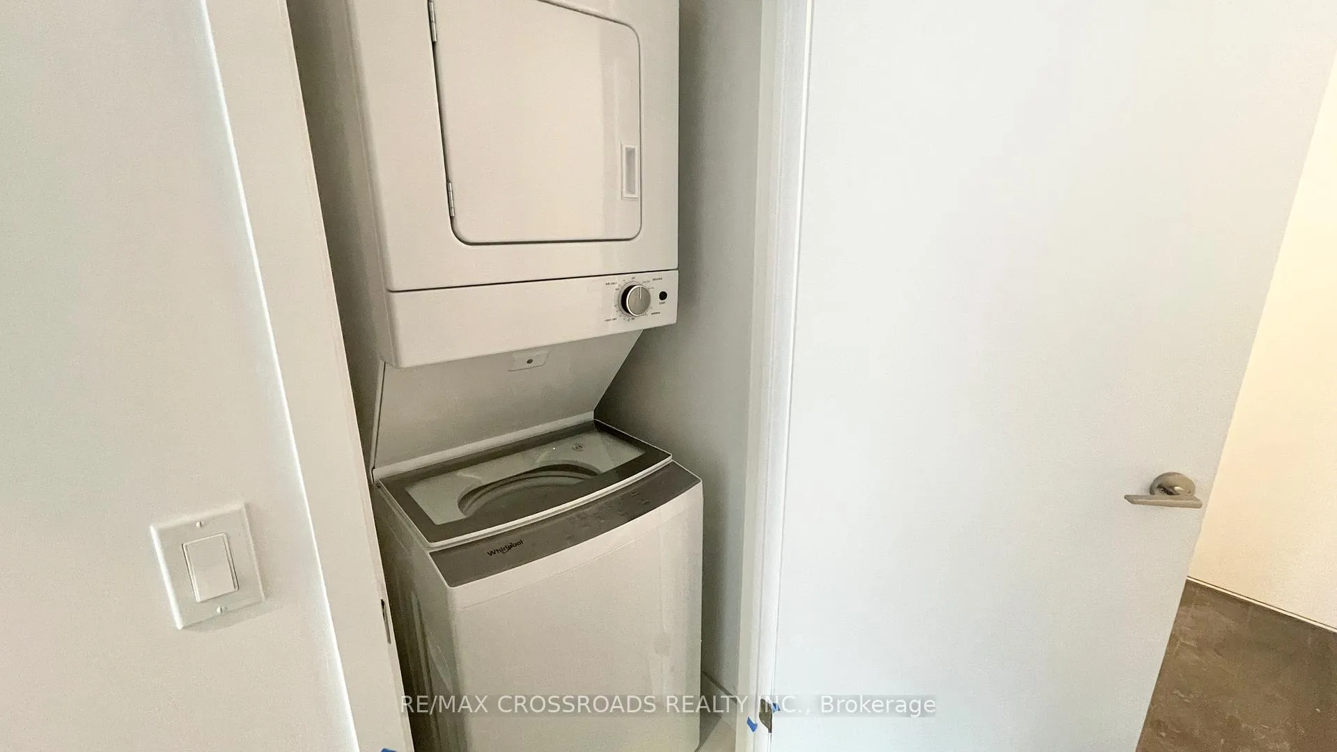 Photo 11 of Unit 2716, 230 Simcoe Street, Toronto, Kensington-Chinatown — HOMEH