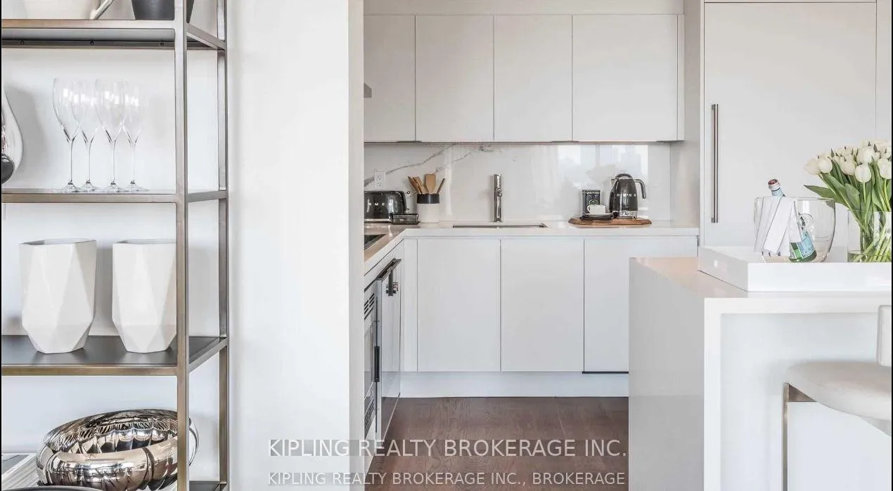 Photo 3 of Unit 604, 101 St Clair Avenue W, Toronto, Yonge-St. Clair — HOMEH