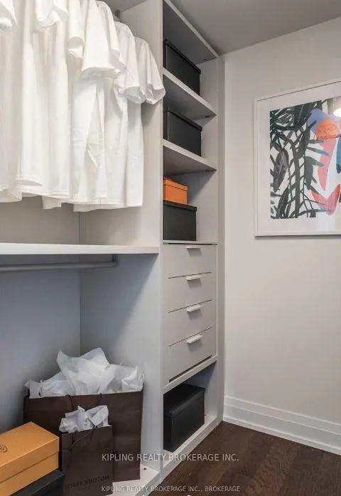 Photo 11 of Unit 604, 101 St Clair Avenue W, Toronto, Yonge-St. Clair — HOMEH