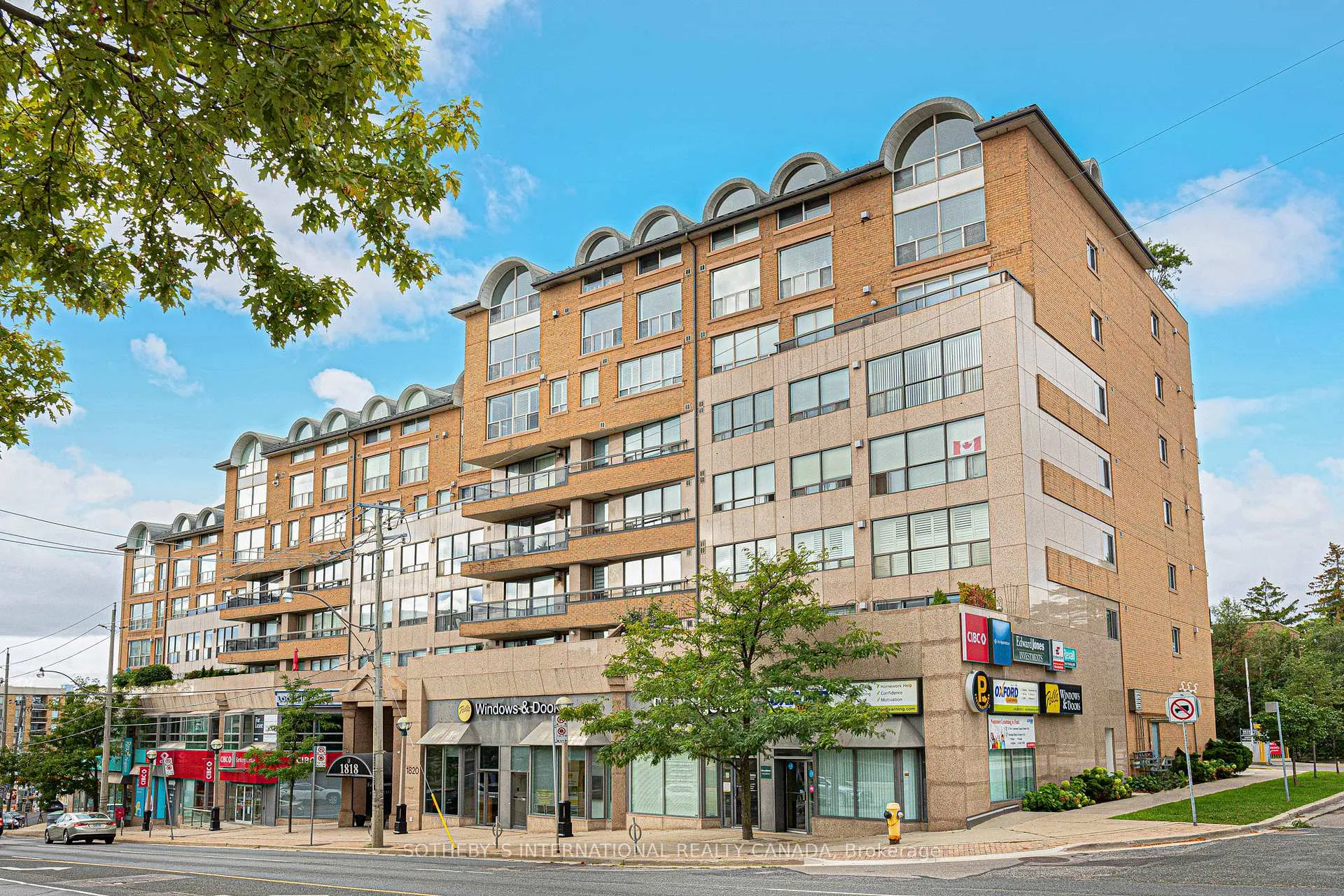 Front of Unit 607, 1818 Bayview Avenue