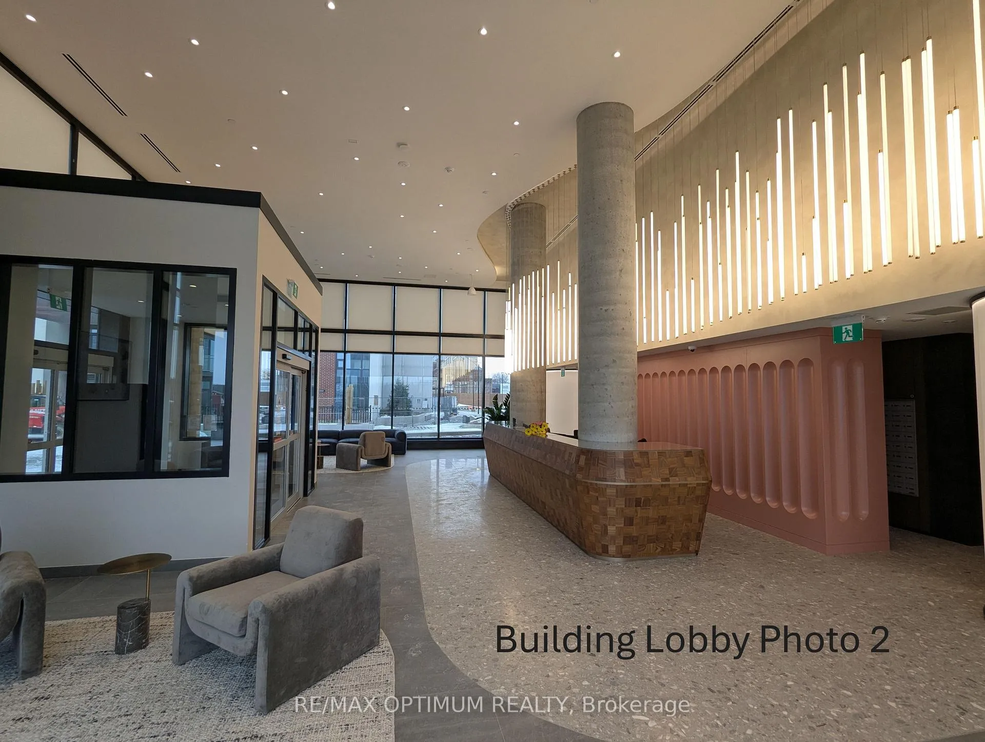 Photo 2 of Unit 3303, 25 Wellington Street S, Kitchener — HOMEH