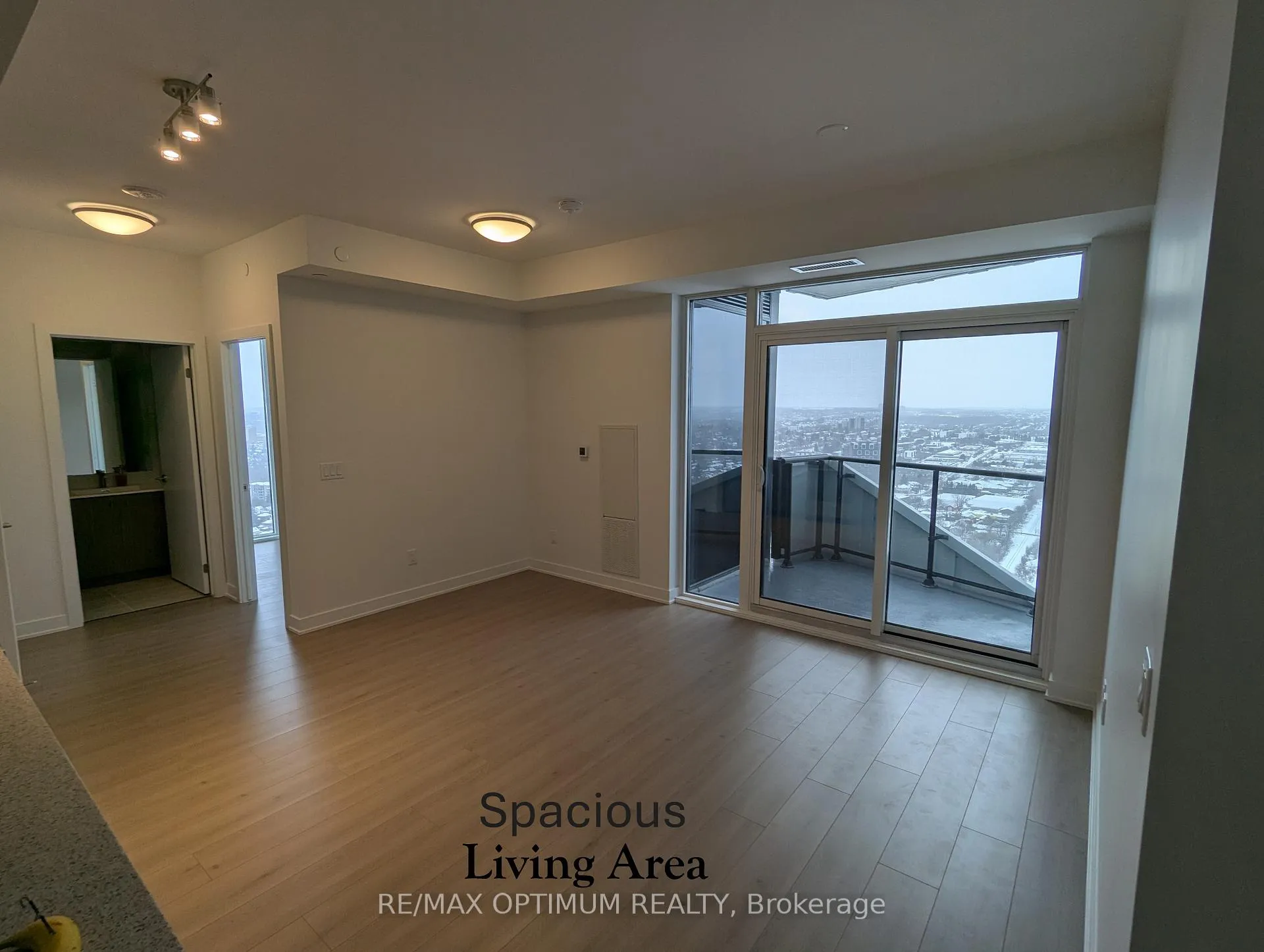Photo 8 of Unit 3303, 25 Wellington Street S, Kitchener — HOMEH