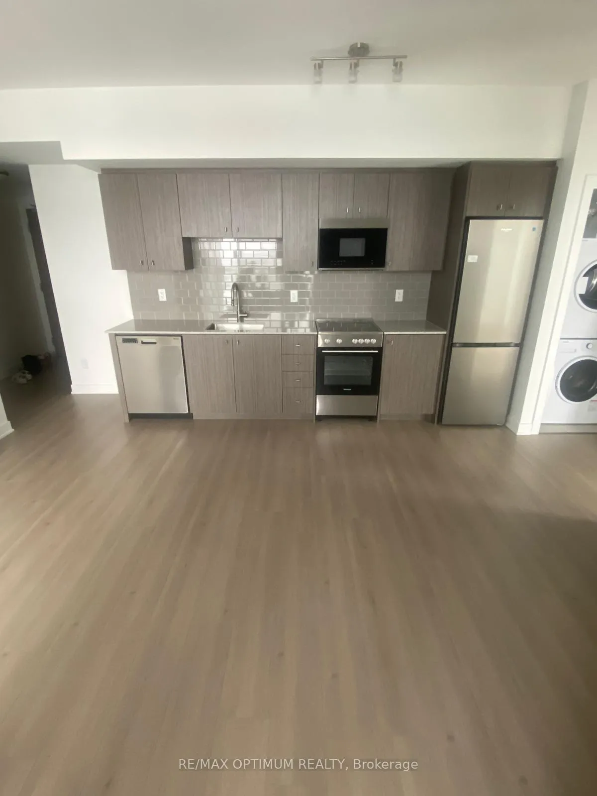 Photo 11 of Unit 3303, 25 Wellington Street S, Kitchener — HOMEH